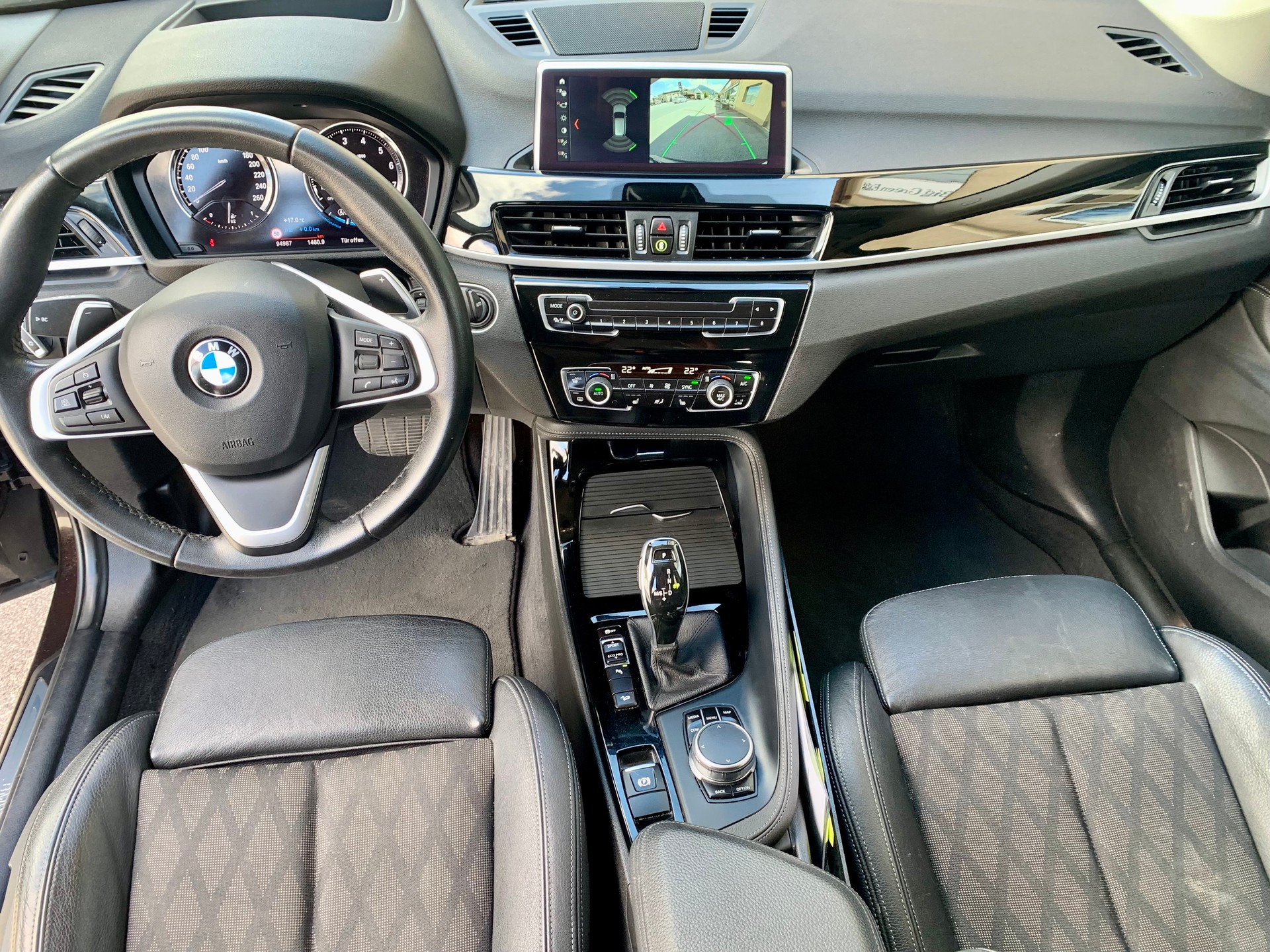BMW X1 xDrive 20i xLine-image-6