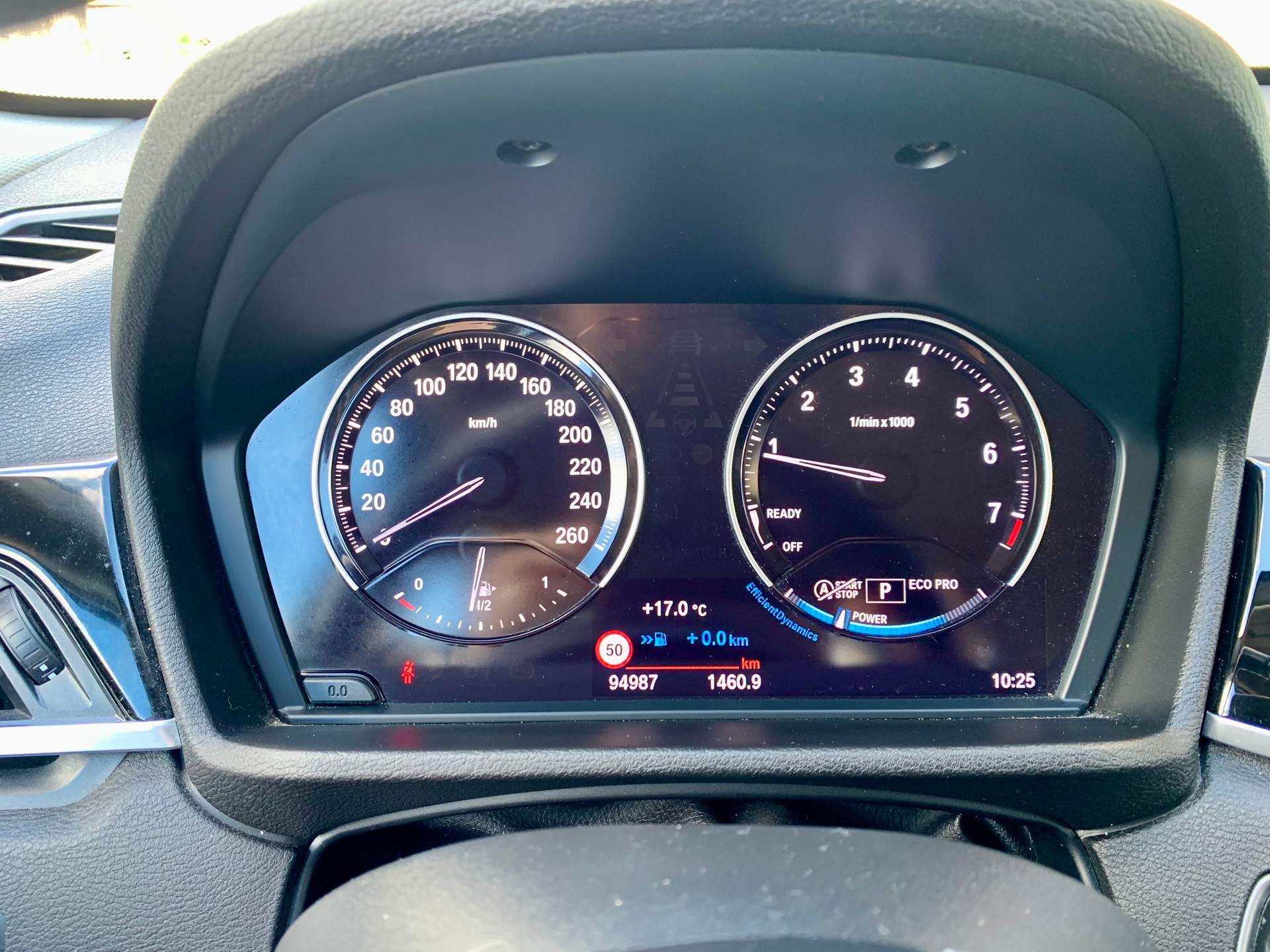 BMW X1 xDrive 20i xLine-image-11