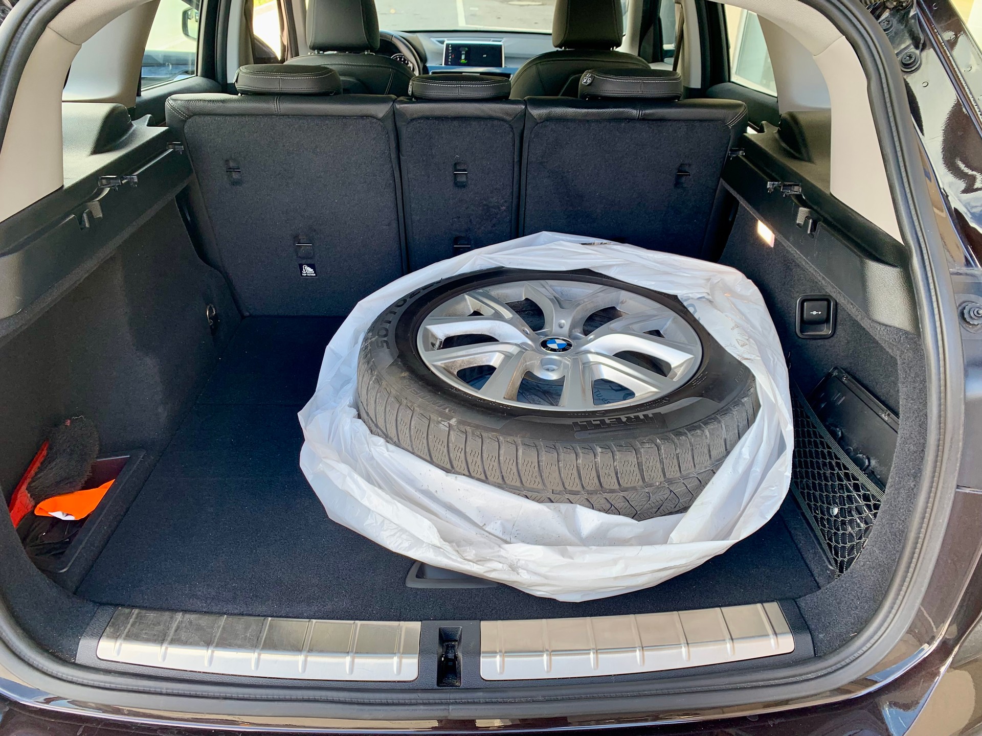 BMW X1 xDrive 20i xLine-image-14