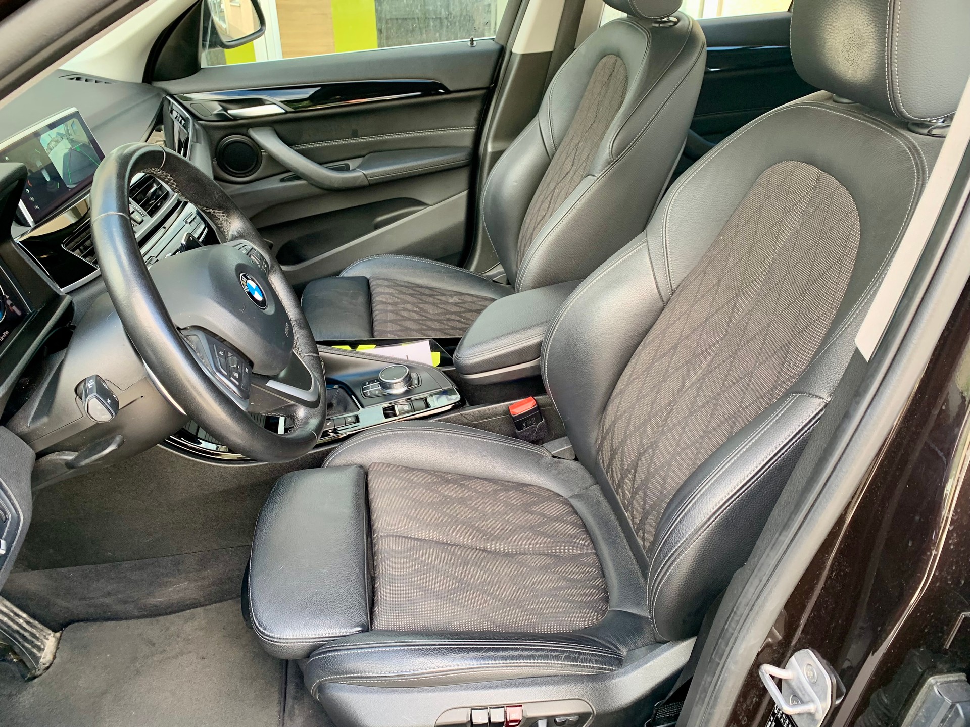 BMW X1 xDrive 20i xLine-image-7