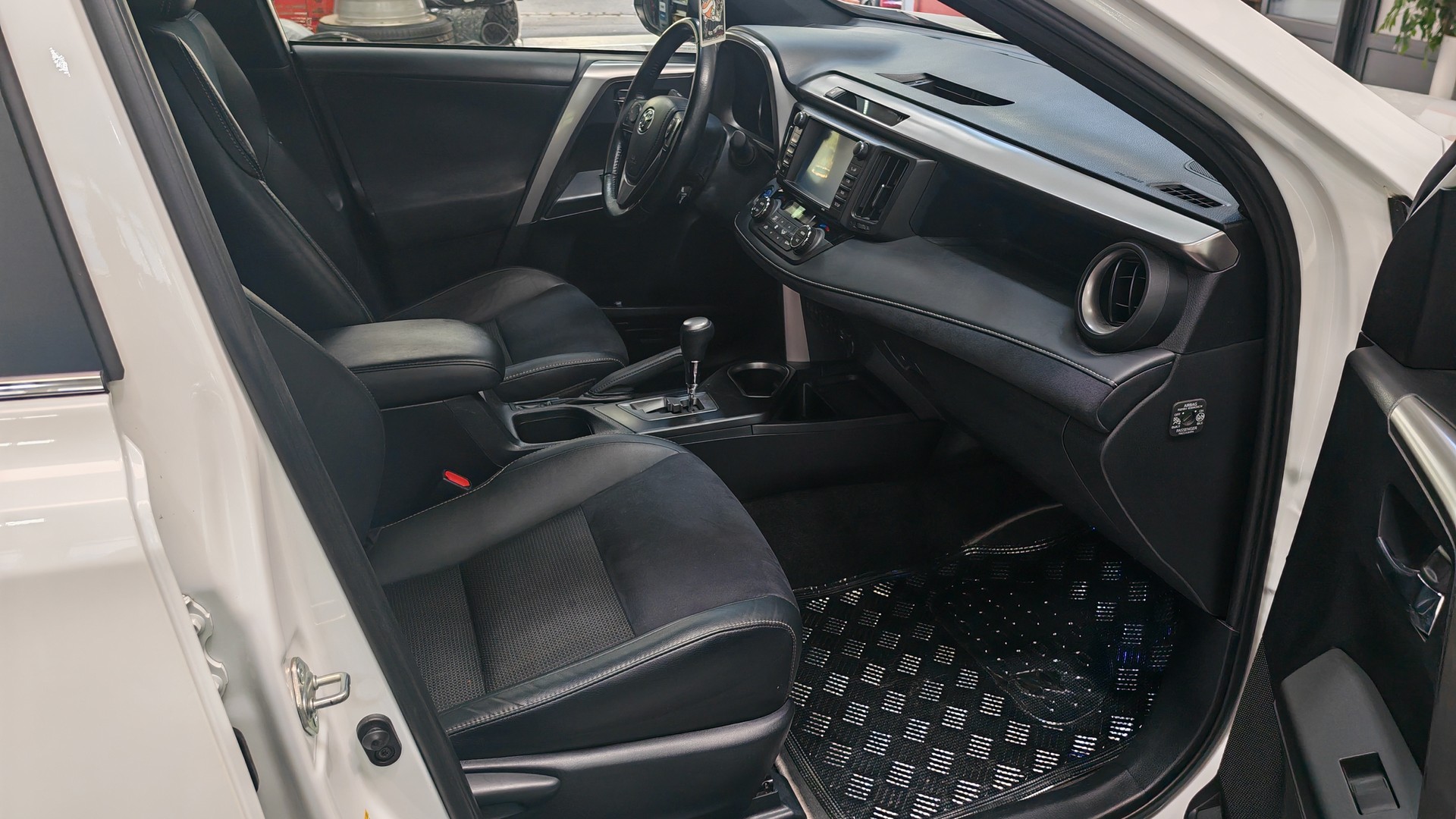 TOYOTA RAV-4 2.5 HSD Style e-CVT-image-12