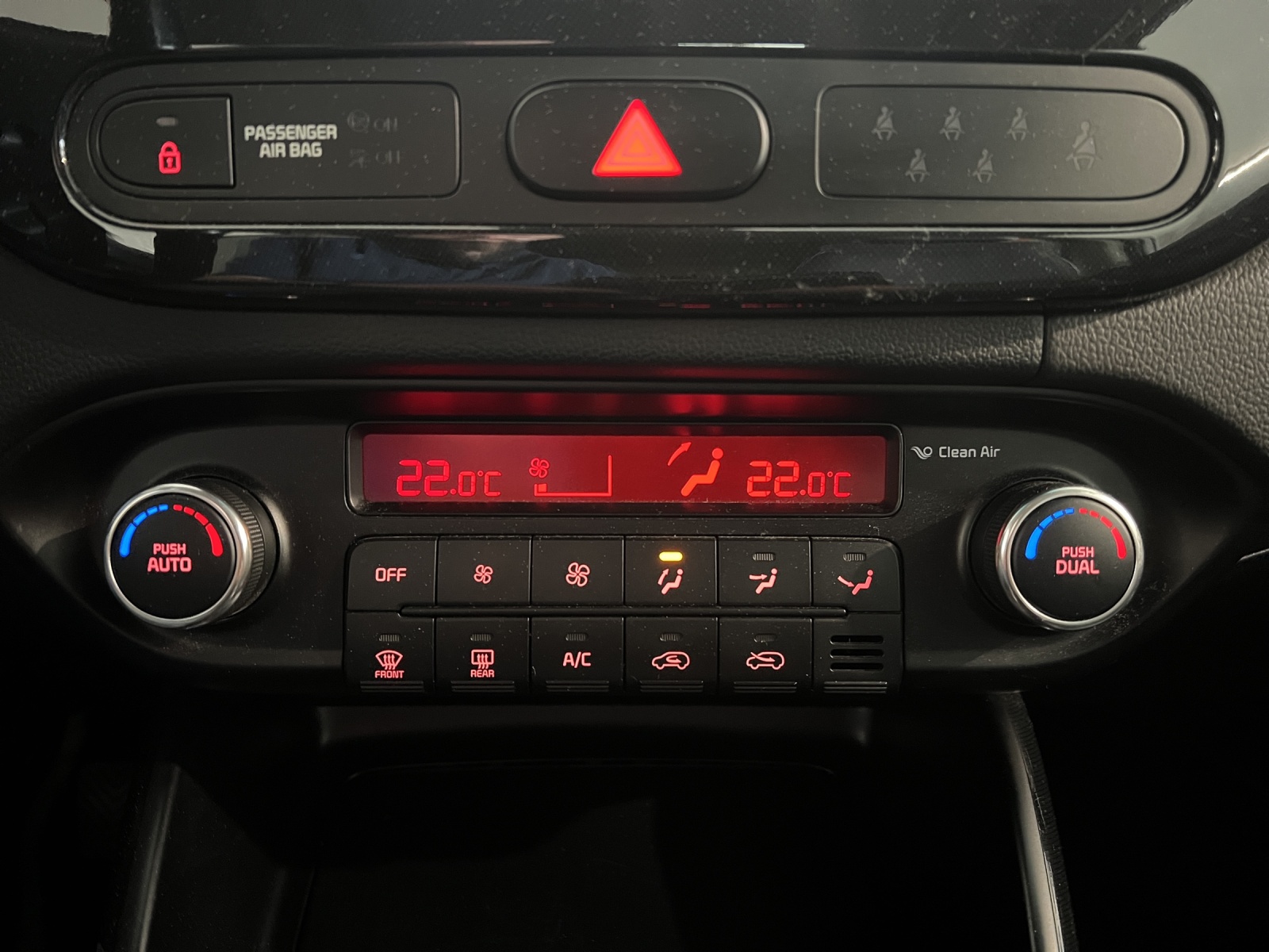KIA Carens 1.7 CRDi Style-image-16