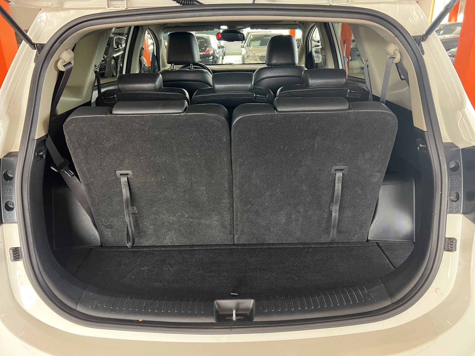 KIA Carens 1.7 CRDi Style-image-13