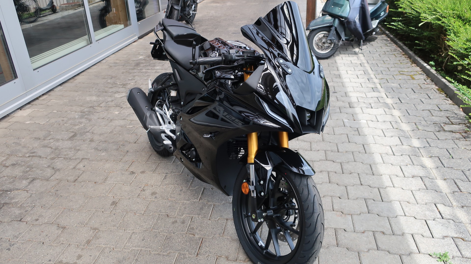 YAMAHA YZF-R 125 ABS-image-3