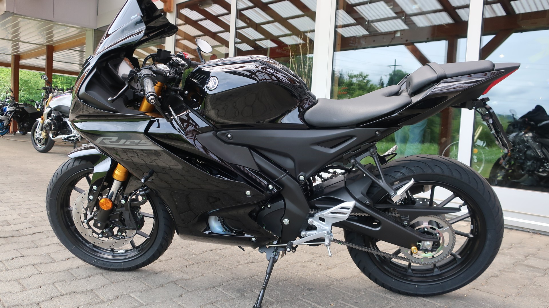 YAMAHA YZF-R 125 ABS-image-2