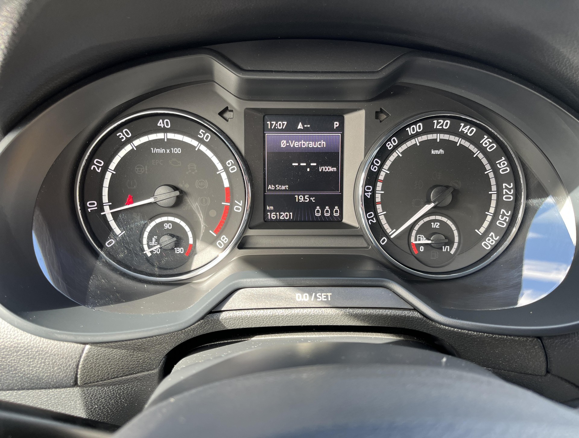 SKODA Octavia Combi 2.0 TSI RS DSG-image-11