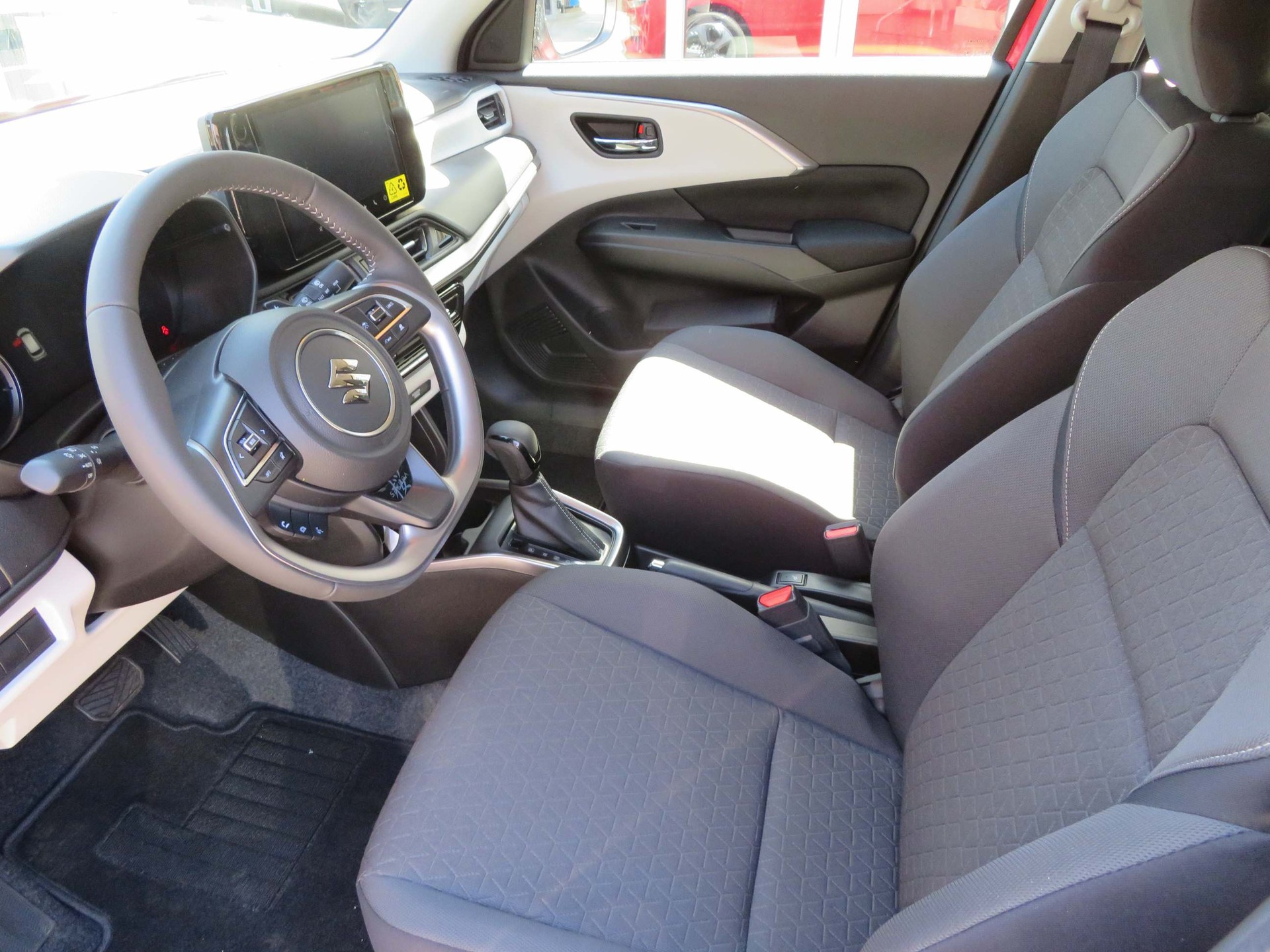 SUZUKI Swift 1.2 Sakura Top Hybrid-image-10
