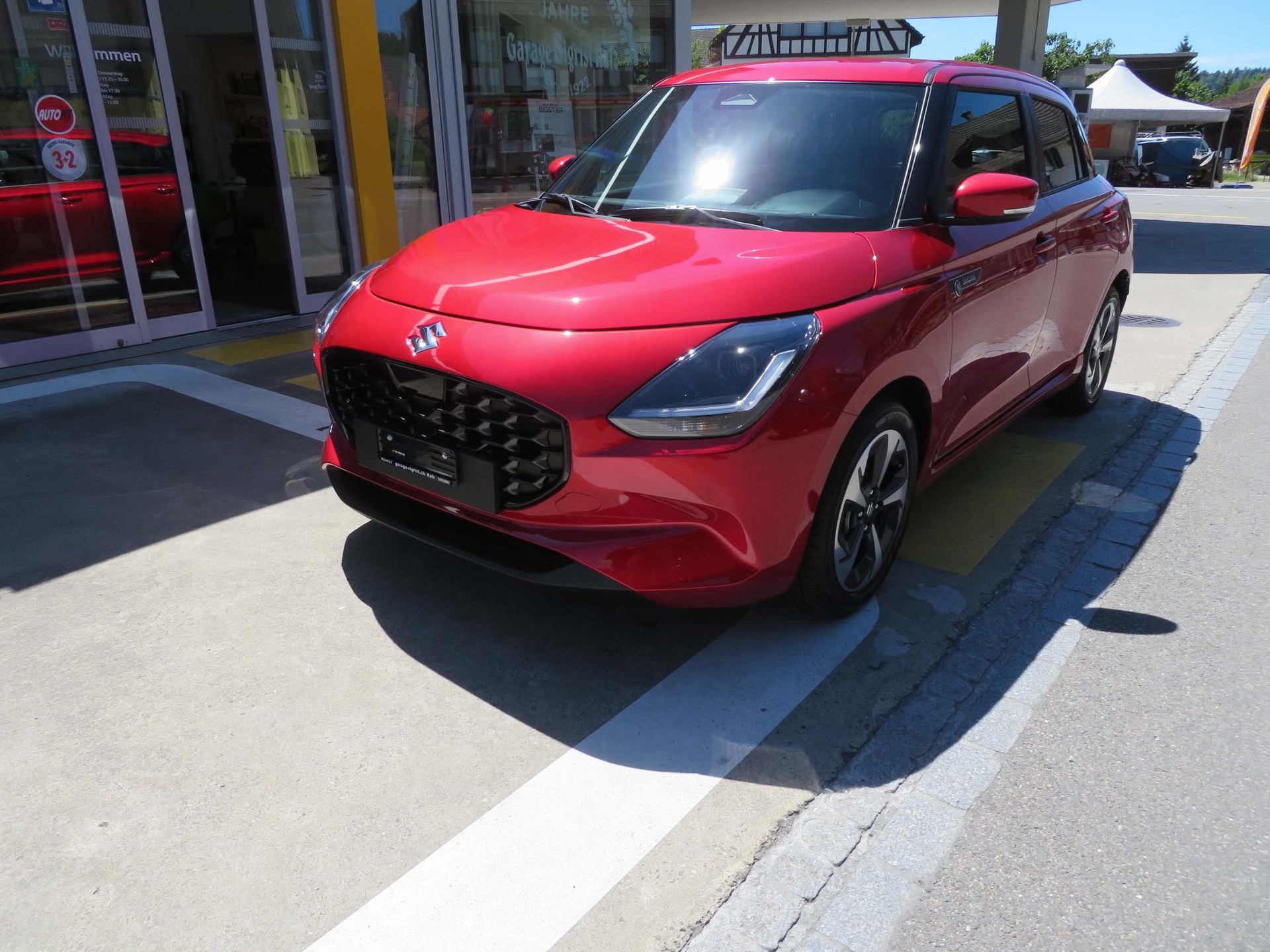 SUZUKI Swift 1.2 Sakura Top Hybrid-showroom-element-2