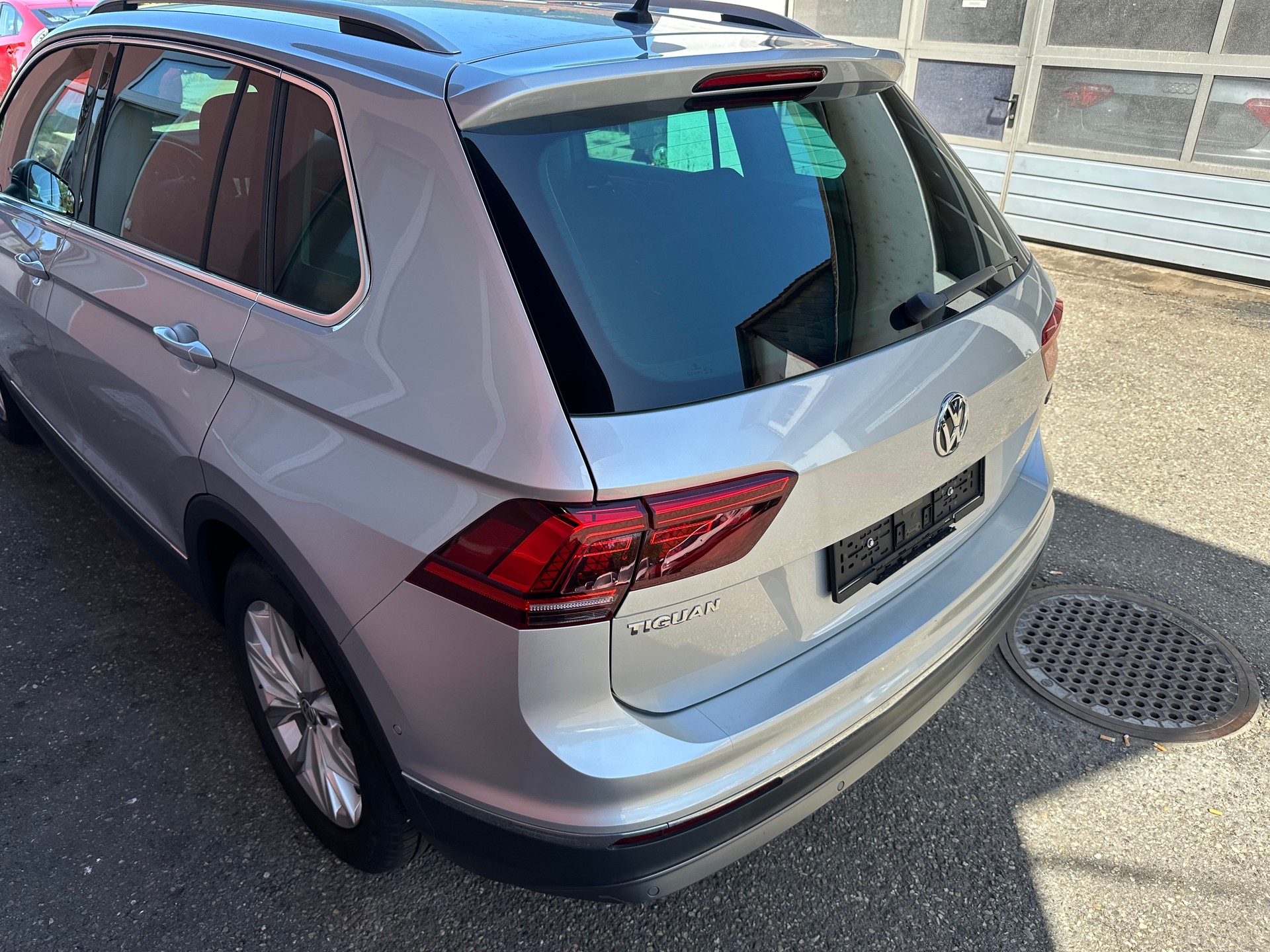 VW Tiguan 2.0 TDI SCR Highline 4Motion DSG-image-3