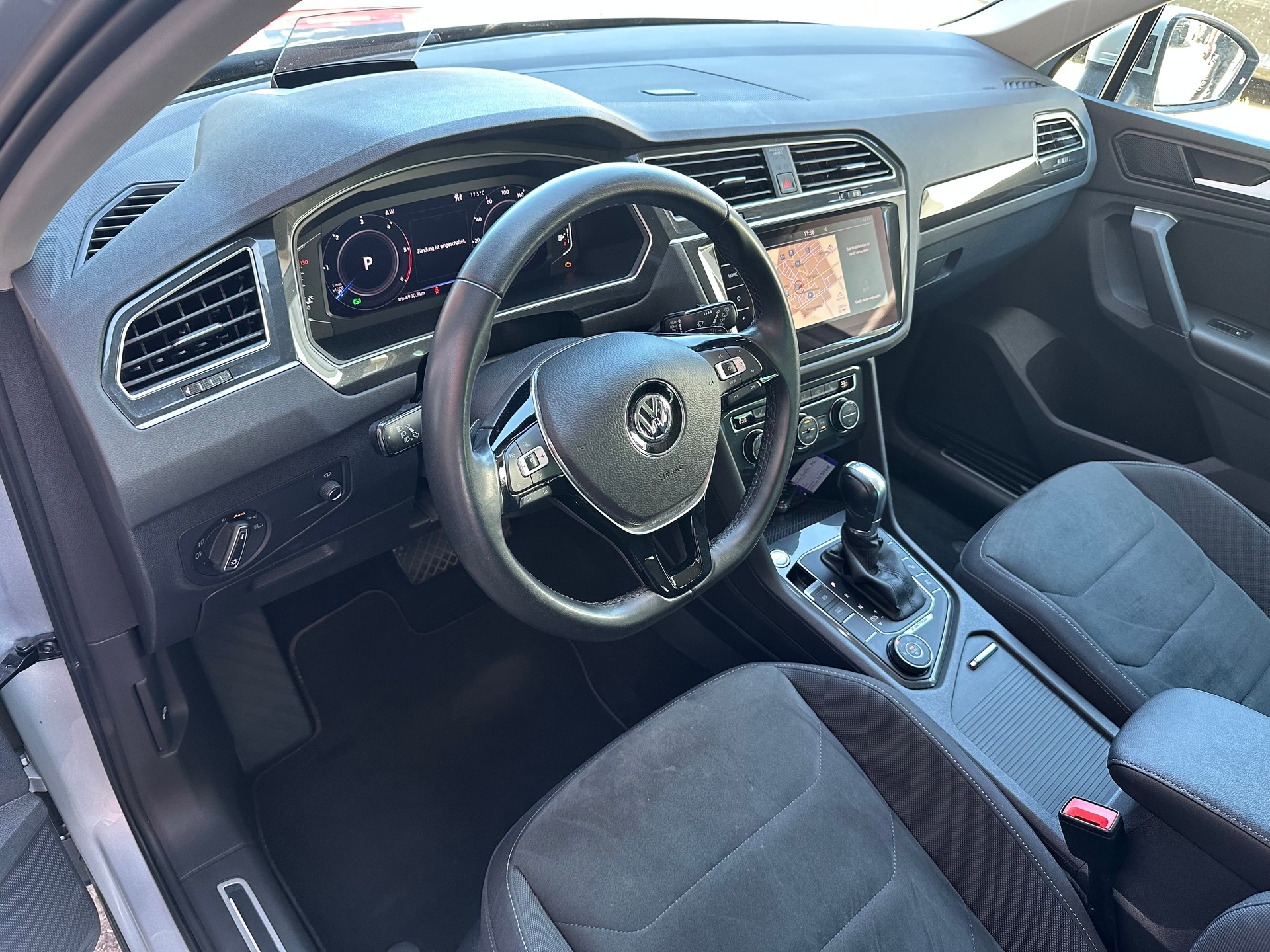 VW Tiguan 2.0 TDI SCR Highline 4Motion DSG-image-9