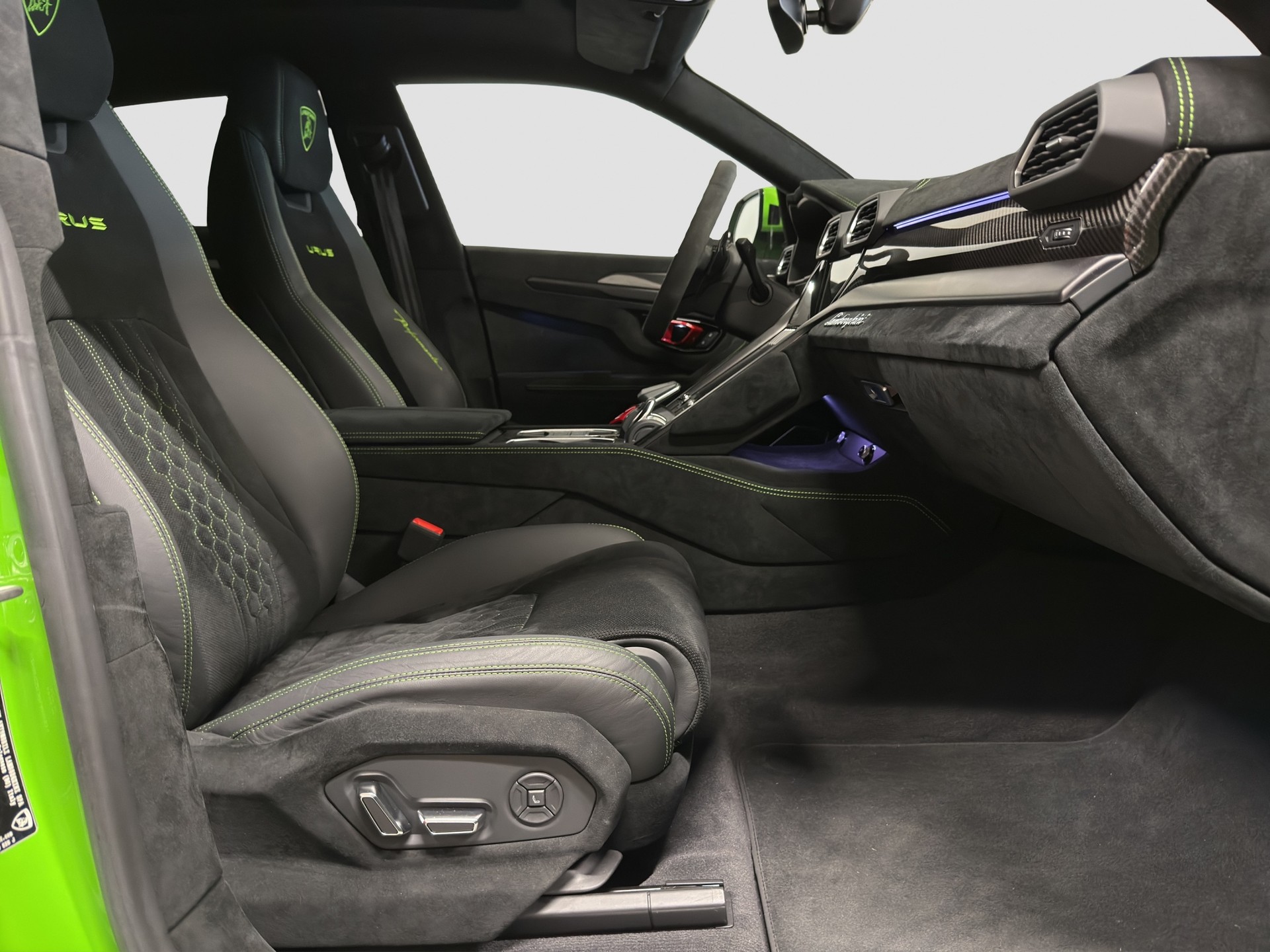 LAMBORGHINI Urus Performante E-Gear-image-5