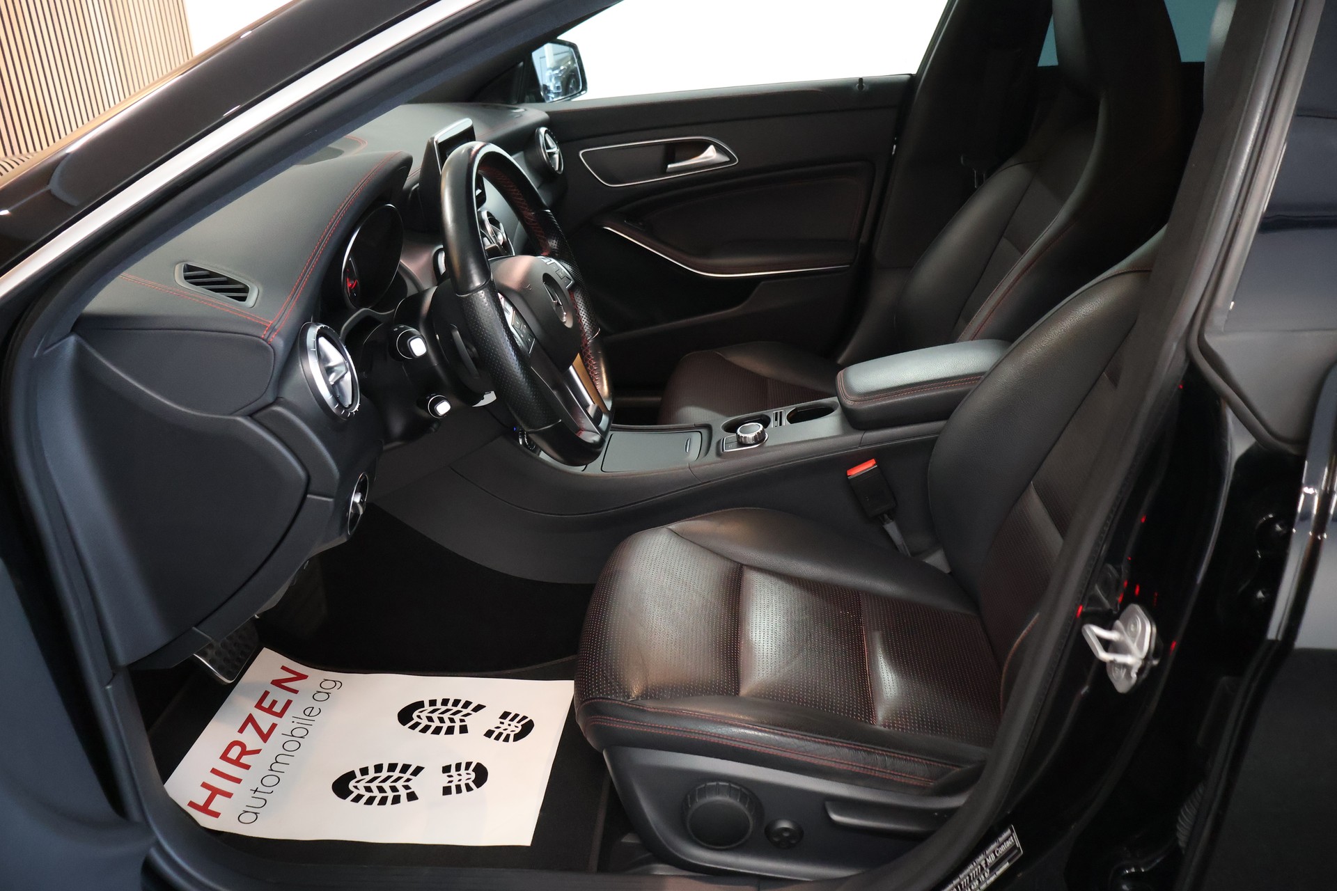 MERCEDES-BENZ CLA 250 Sport 7G-DCT 4Matic-image-8
