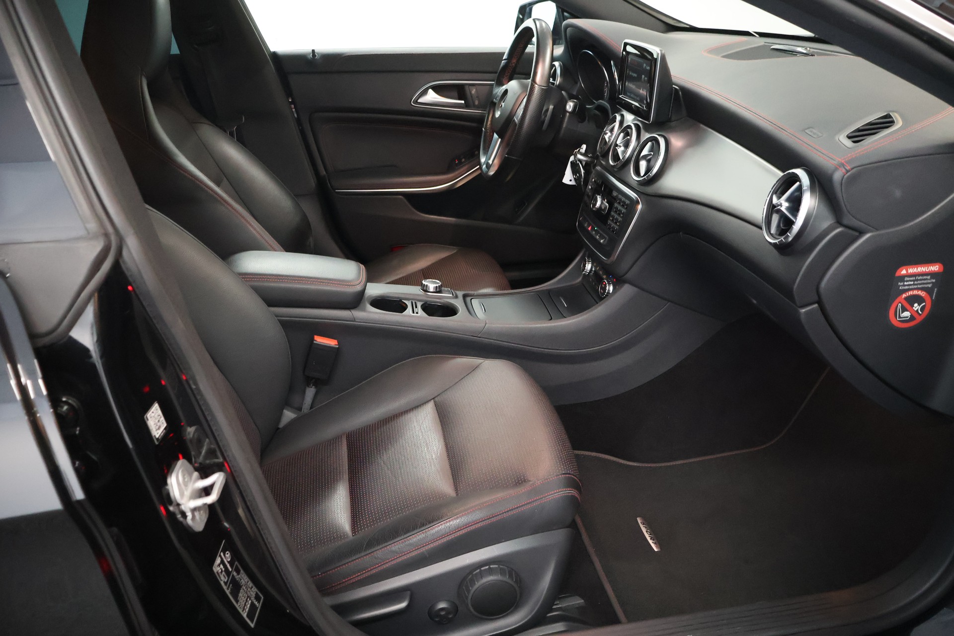 MERCEDES-BENZ CLA 250 Sport 7G-DCT 4Matic-image-13