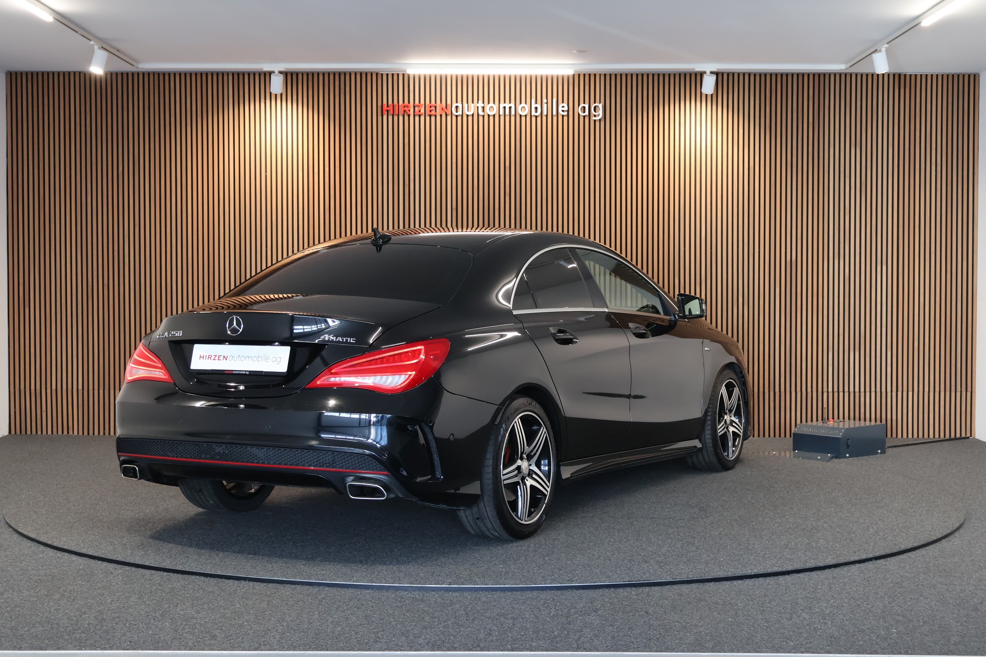 MERCEDES-BENZ CLA 250 Sport 7G-DCT 4Matic-image-4