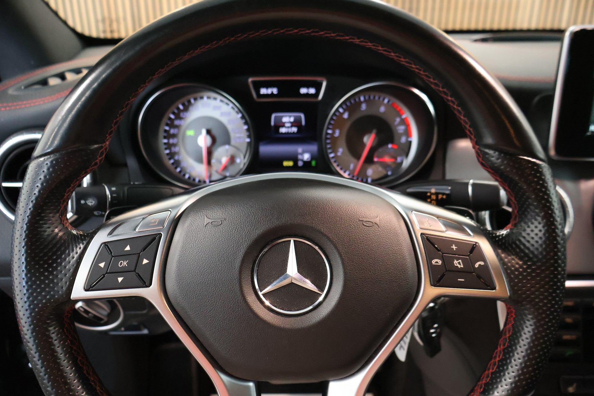 MERCEDES-BENZ CLA 250 Sport 7G-DCT 4Matic-image-19
