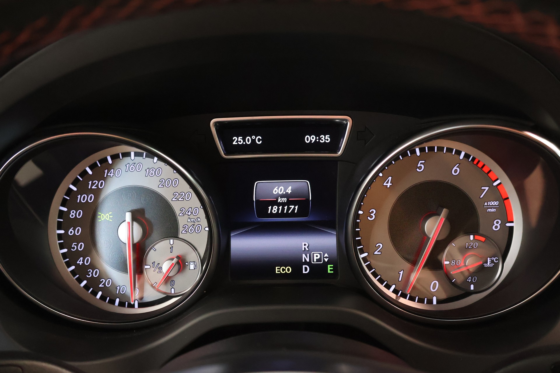 MERCEDES-BENZ CLA 250 Sport 7G-DCT 4Matic-image-27