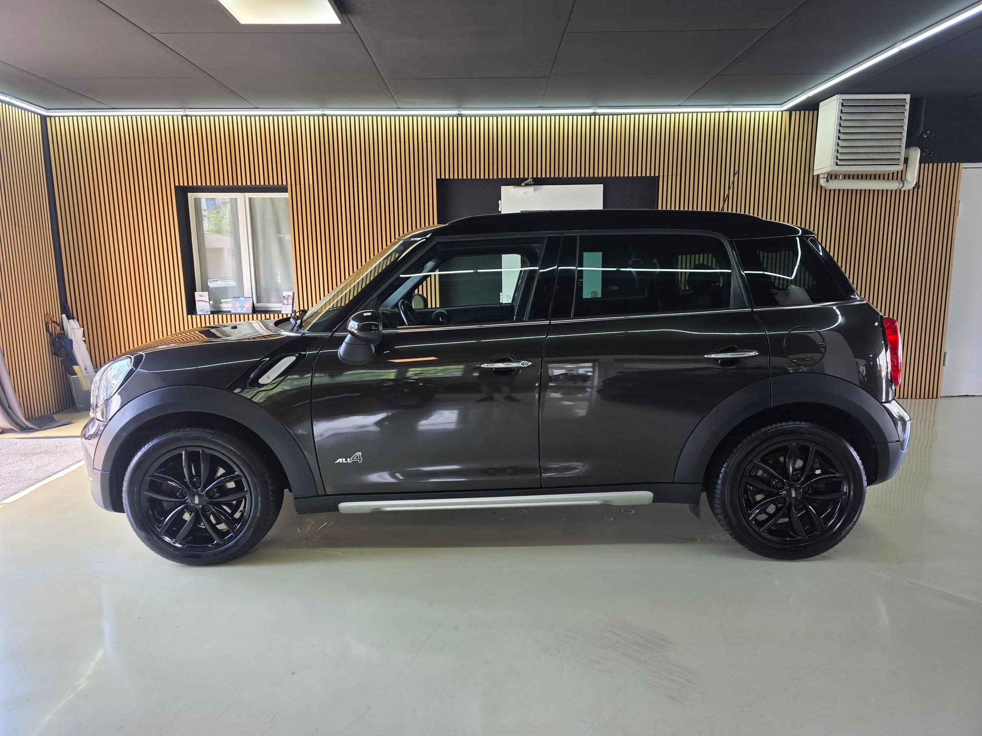 MINI Countryman Cooper ALL4 Steptronic-showroom-element-3