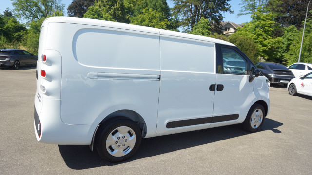 MAXUS eDeliver 5 L1 64kWh-image-4