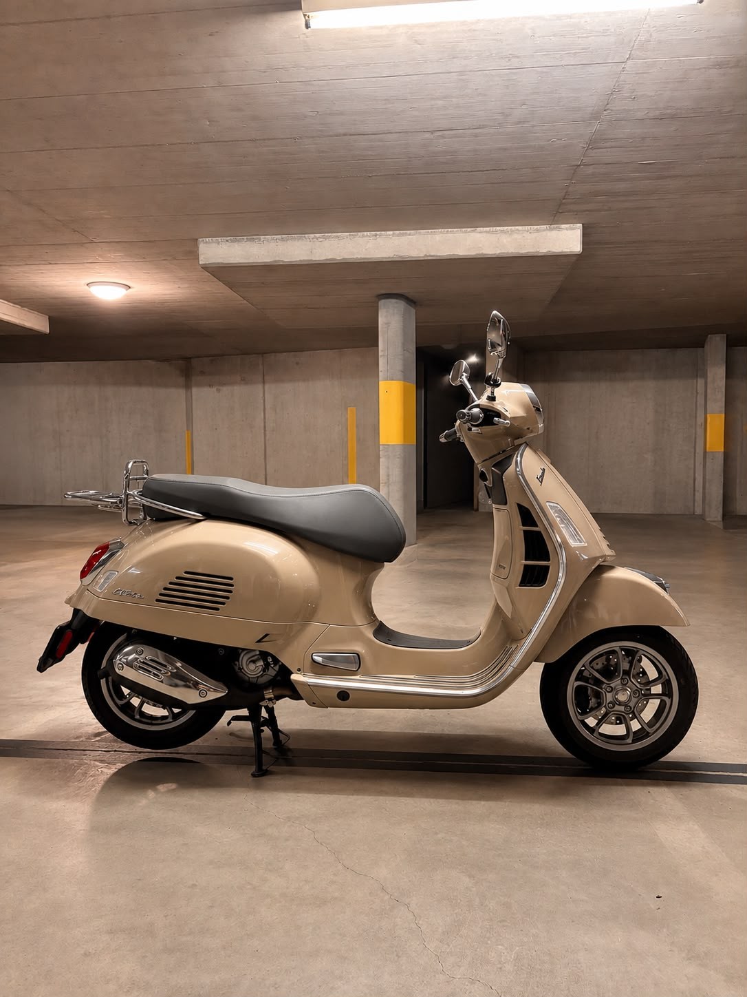 PIAGGIO Vespa GTS 300 ABS-image-1