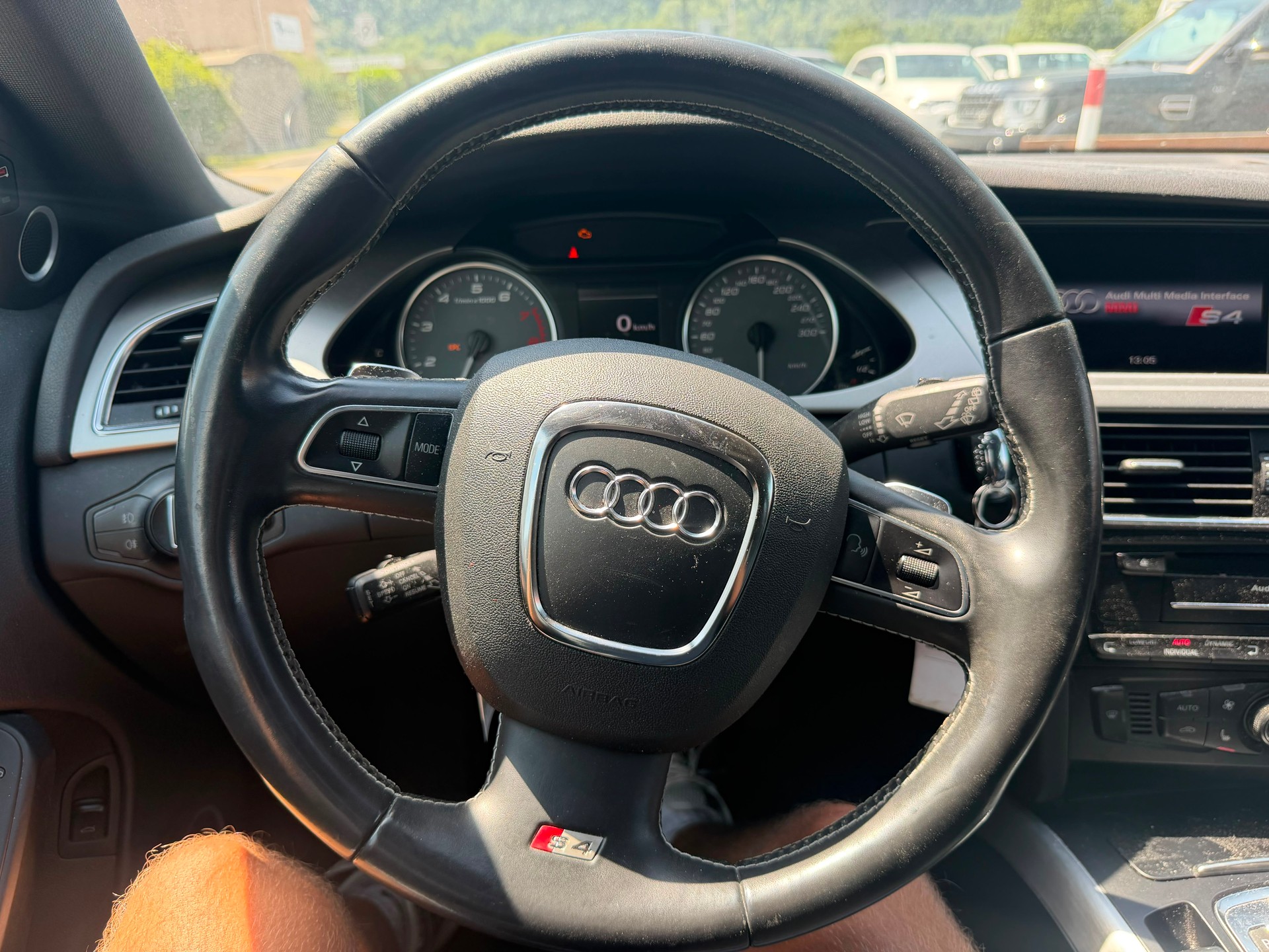 AUDI S4 Avant 3.0 TFSI quattro S-tronic-image-7