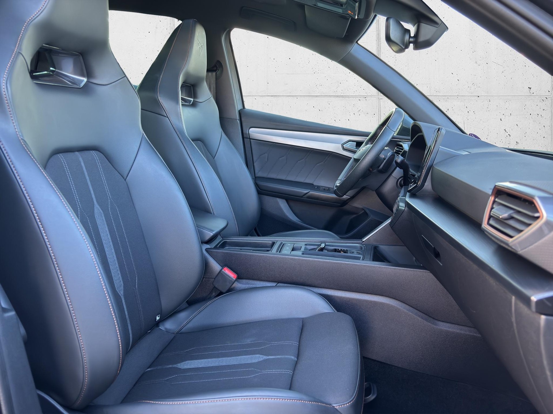 CUPRA Leon 2.0 TSI 300 DSG-image-14