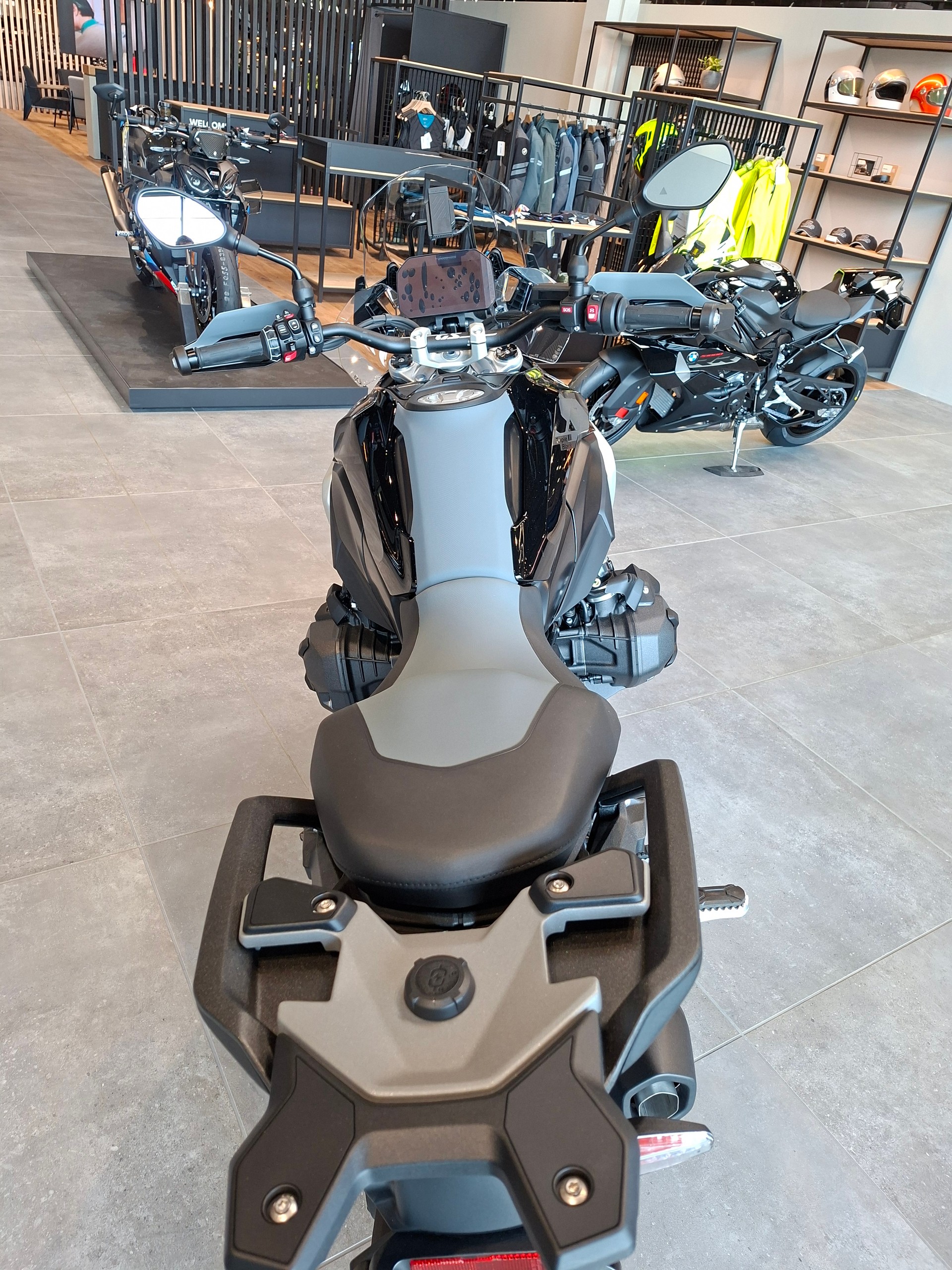 BMW R 1300 GS-image-2