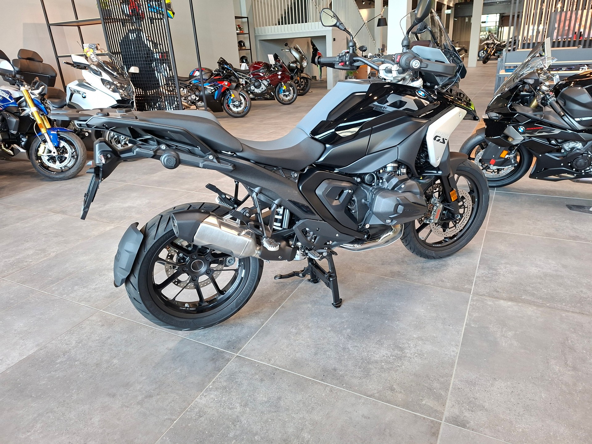 BMW R 1300 GS-image-4