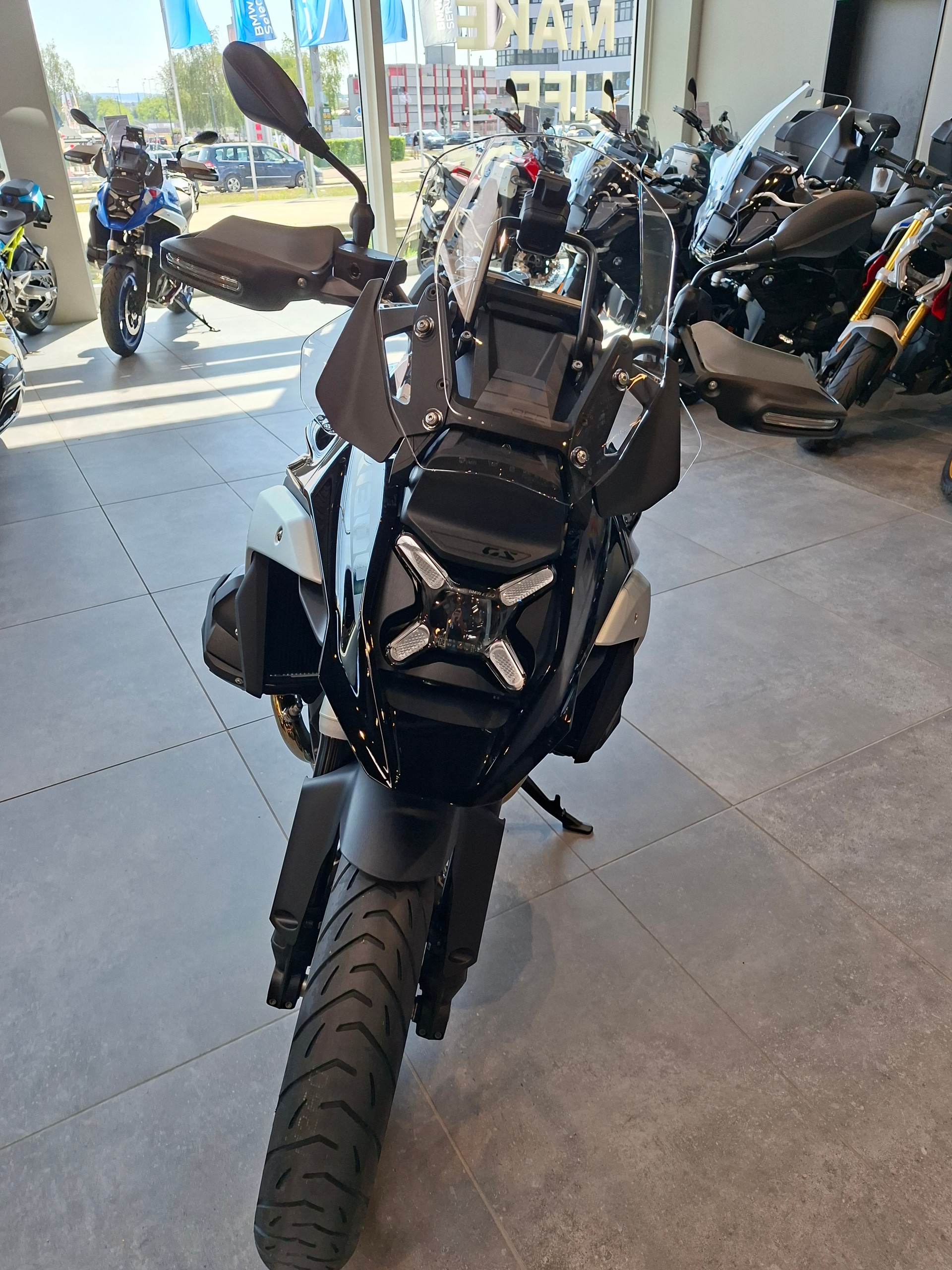 BMW R 1300 GS-image-3