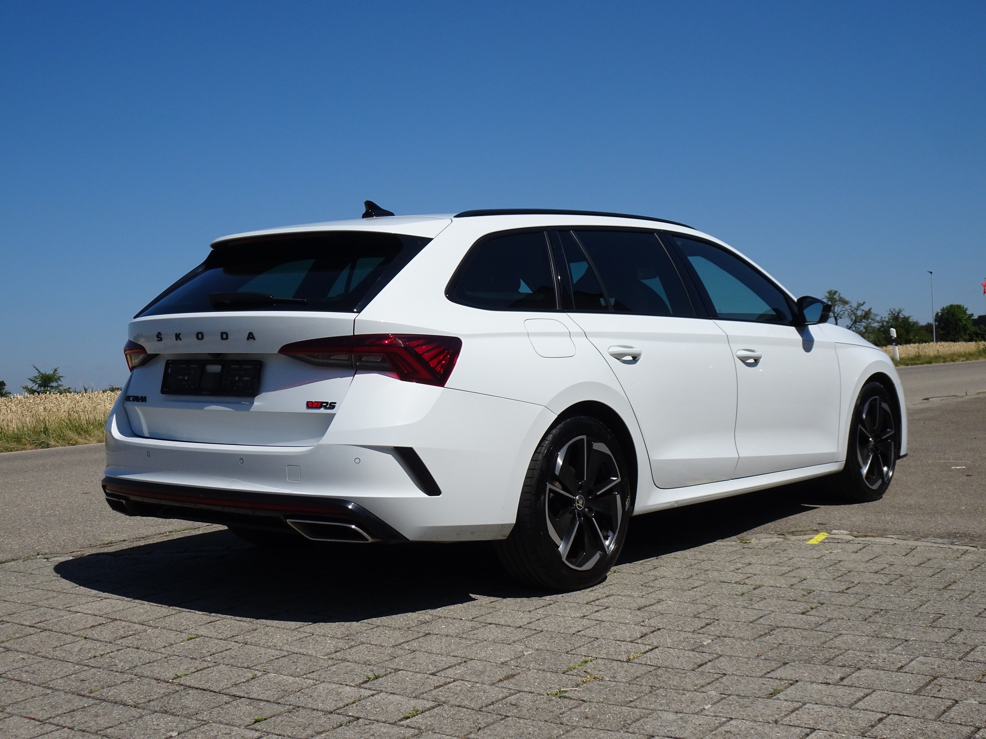 SKODA Octavia Combi 2.0 TDI DSG RS 4x4-image-3