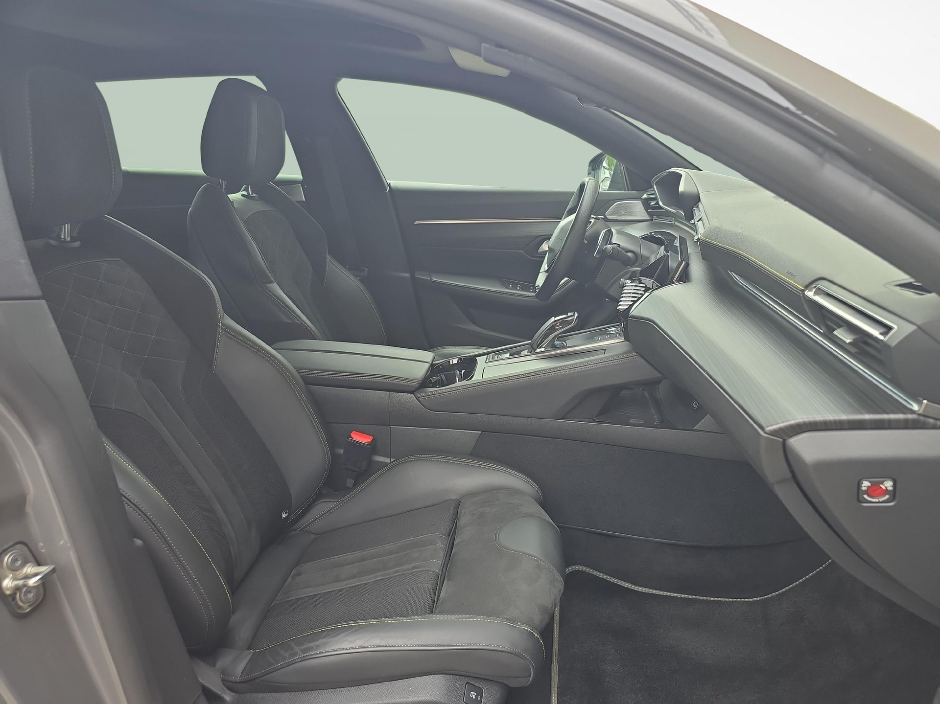 PEUGEOT 508 SW 1.6 Plug-in Hybrid4 PSE / ab 3,99% Leasing bei Abschluss einer Protect Autoversicherung-image-9