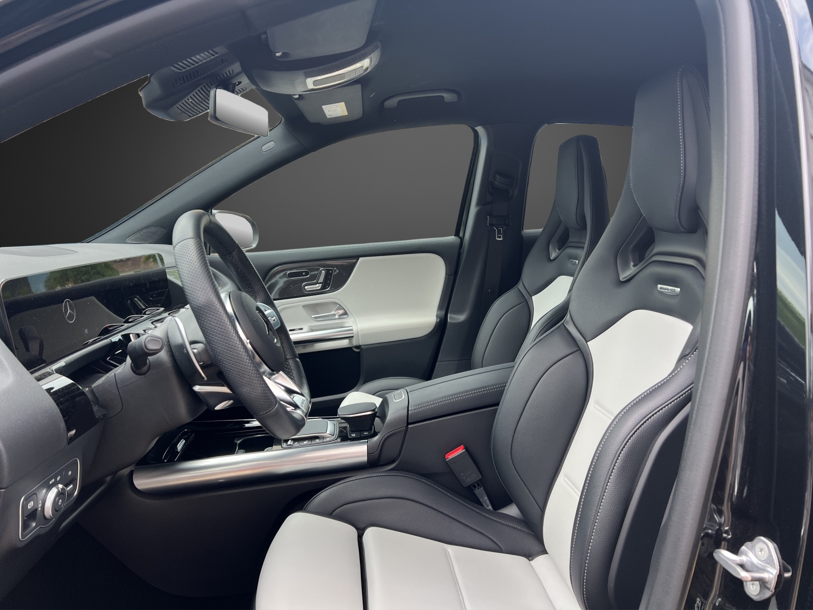 MERCEDES-BENZ GLA 35 AMG 4Matic 8G-Speedshift DCT-image-10