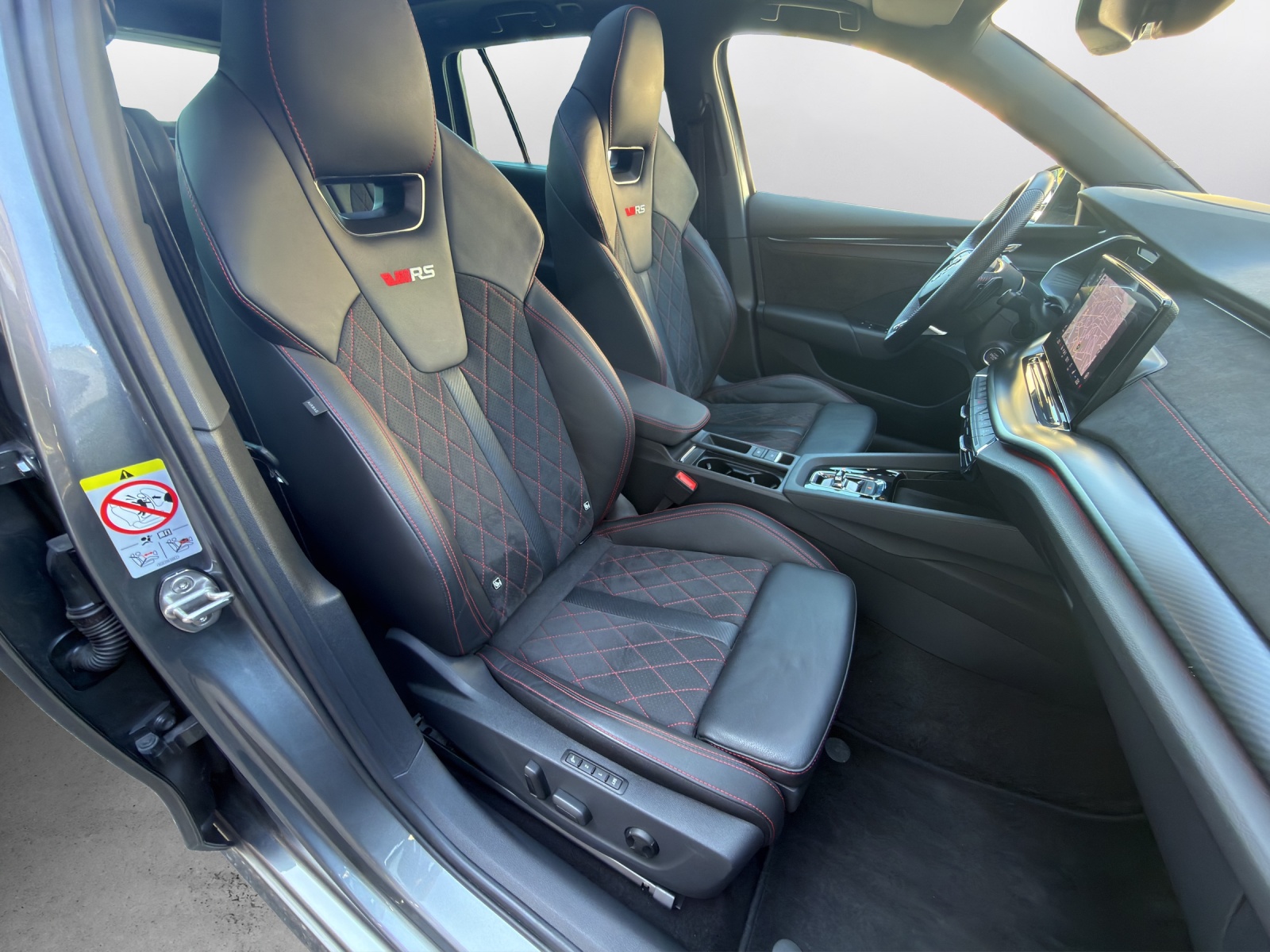 SKODA Octavia Combi 2.0 TSI DSG RS-image-11