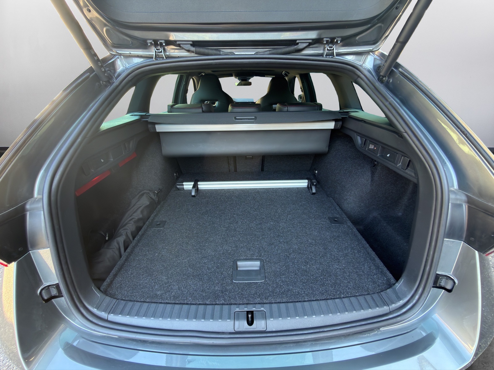 SKODA Octavia Combi 2.0 TSI DSG RS-image-15