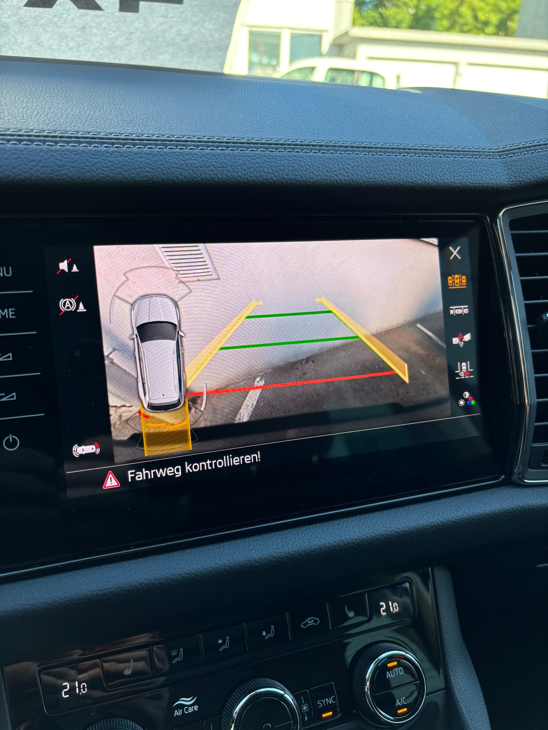 SKODA Kodiaq 2.0 TSI 4x4 Clever-image-15