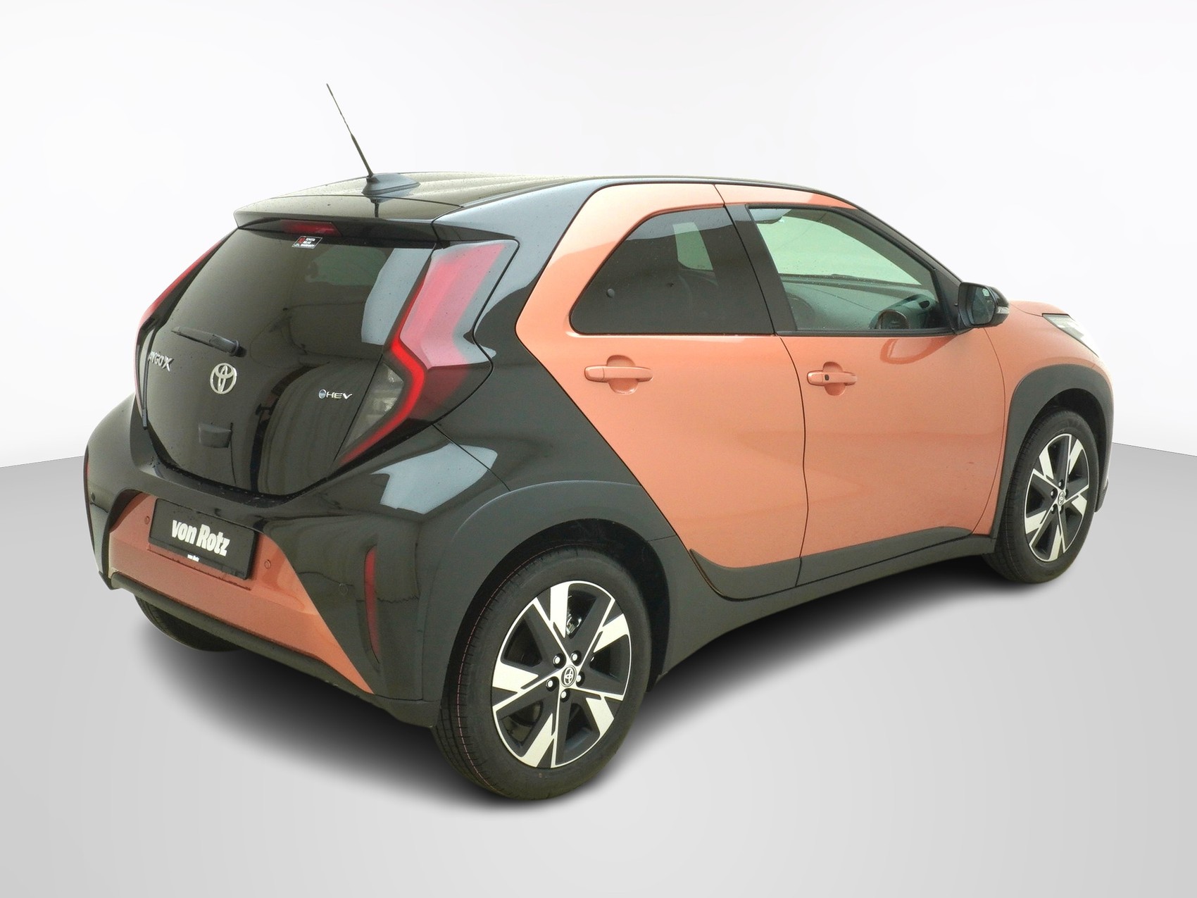TOYOTA Aygo X 1.5 VVT-i HSD Trend-showroom-element-3