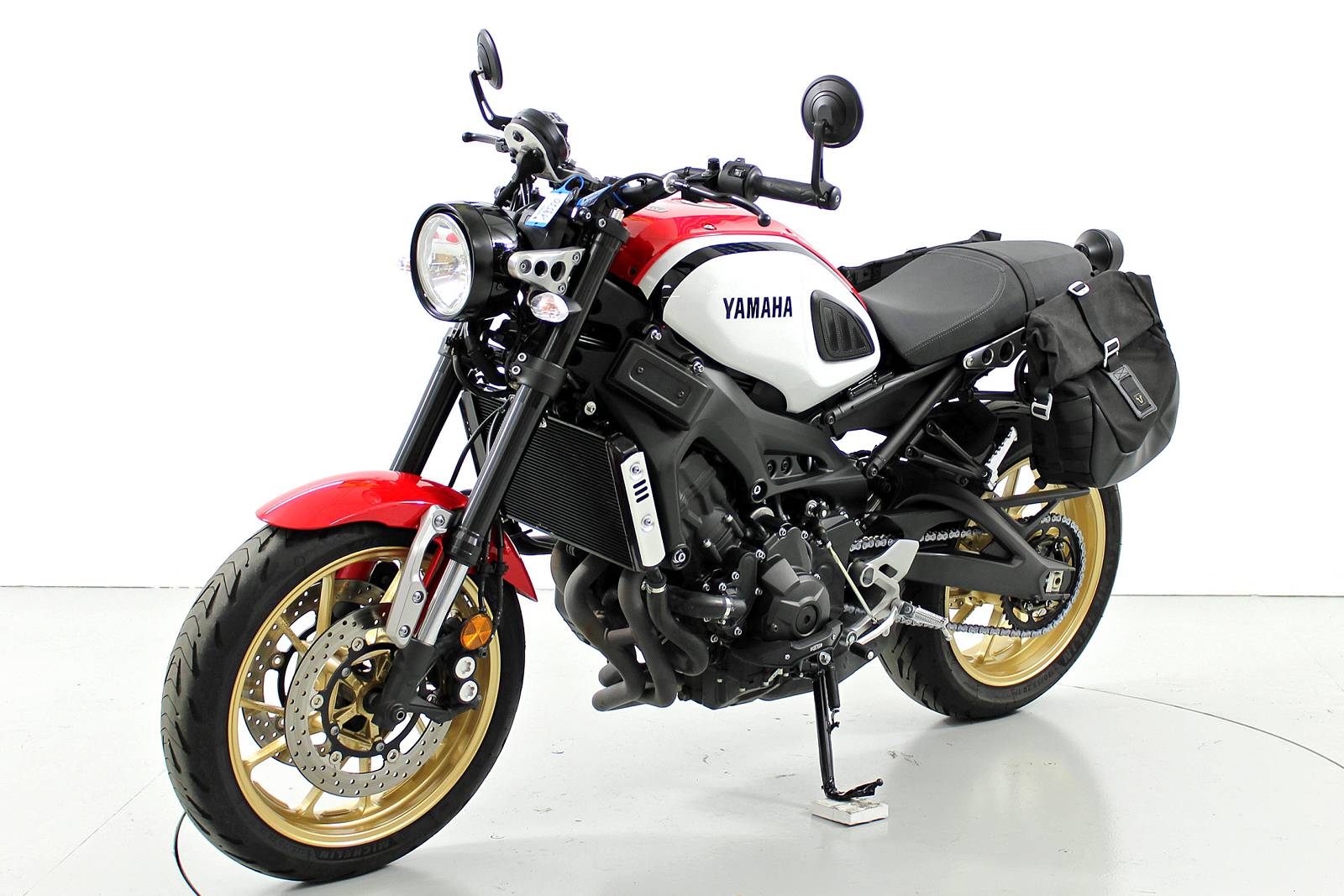 YAMAHA XSR 900 ABS-image-2