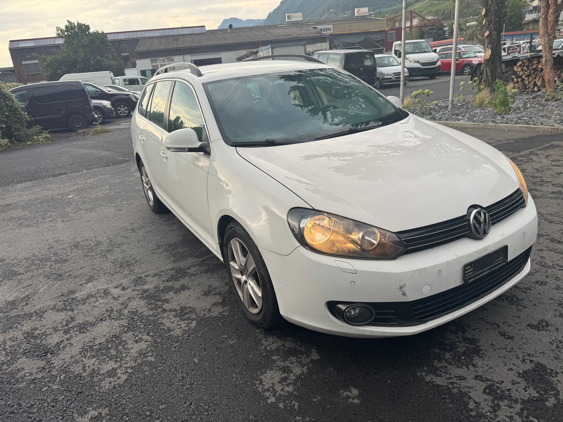 VW Golf Variant 2.0 TDI Highline-image-1