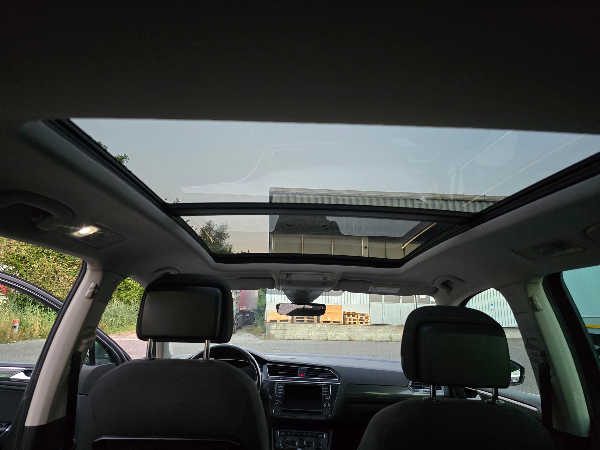 VW Tiguan 2.0 TDI SCR Highline 4Motion DSG-image-15