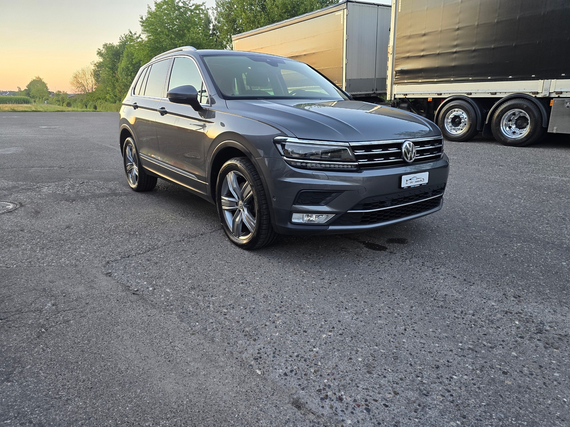 VW Tiguan 2.0 TDI SCR Highline 4Motion DSG-showroom-element-1