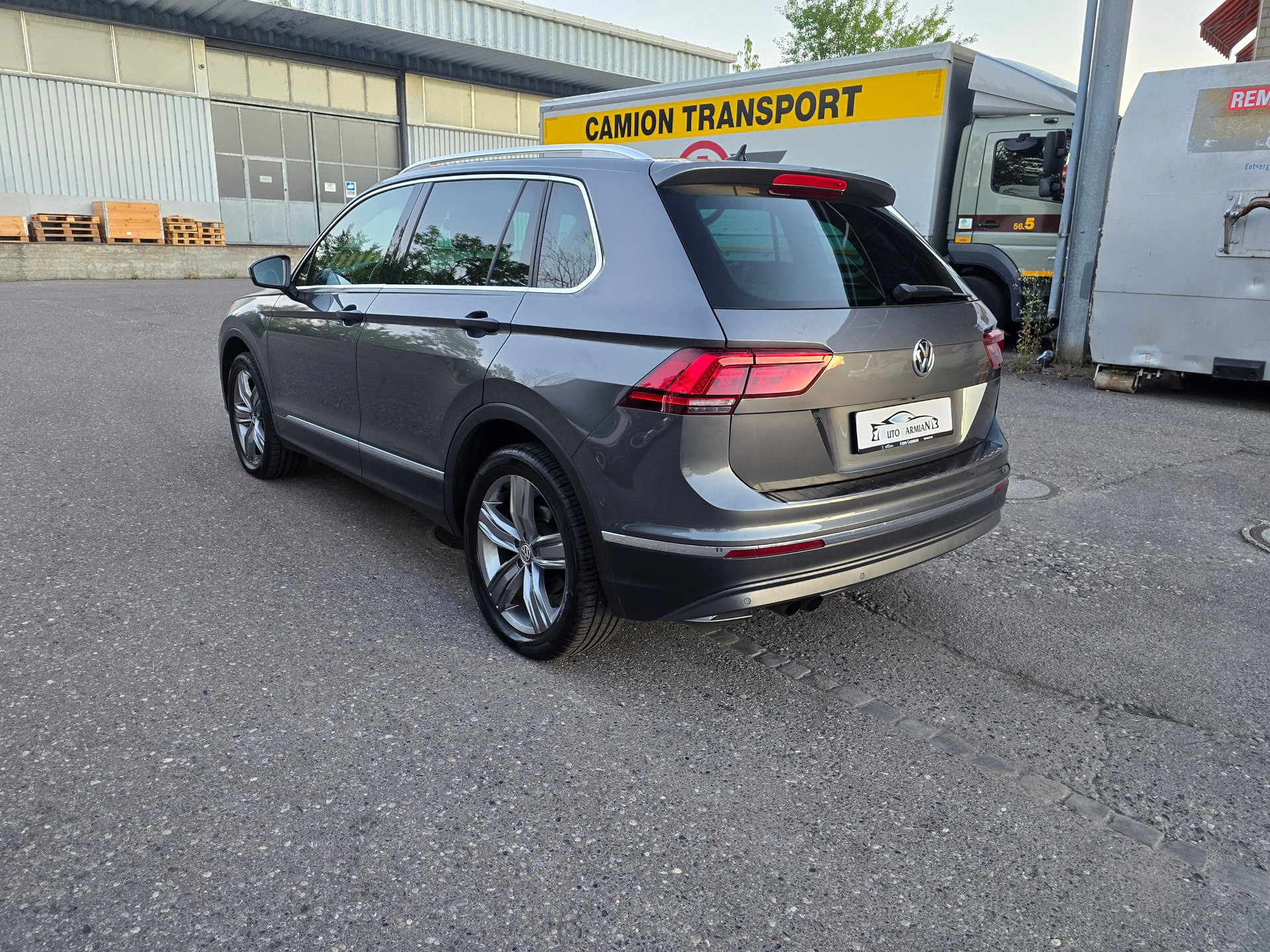 VW Tiguan 2.0 TDI SCR Highline 4Motion DSG-image-4