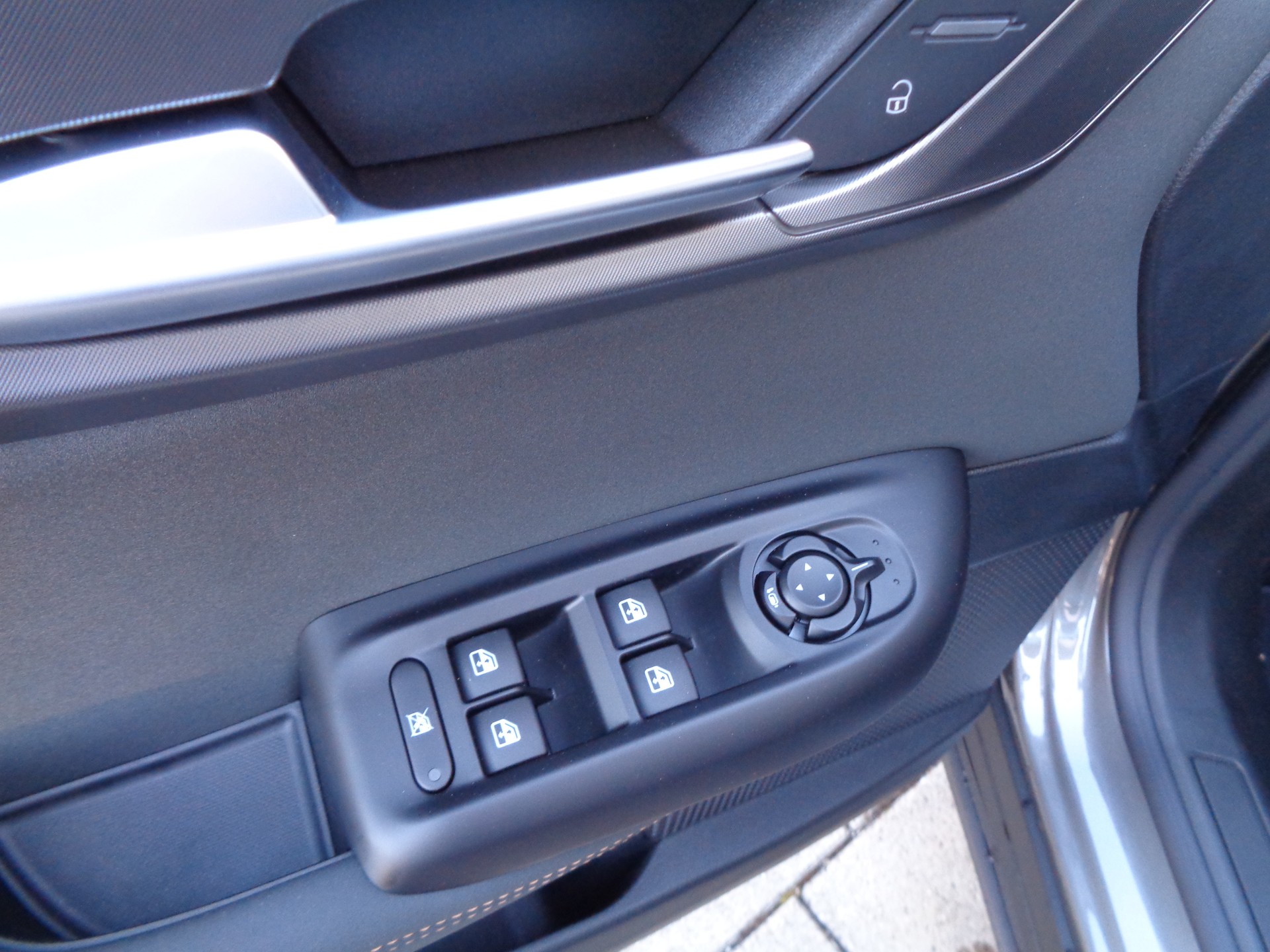 ALFA ROMEO Tonale 1.5 48V Hybrid Sprint Edition-image-17