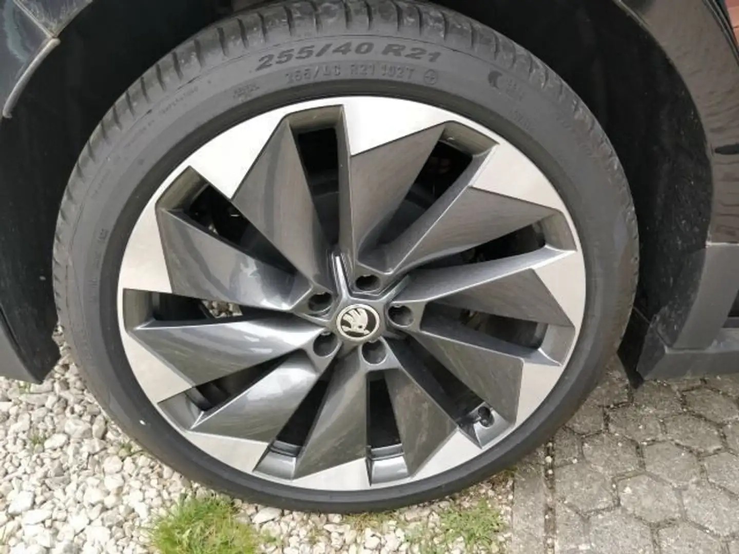 SKODA Enyaq iV 80x-image-8