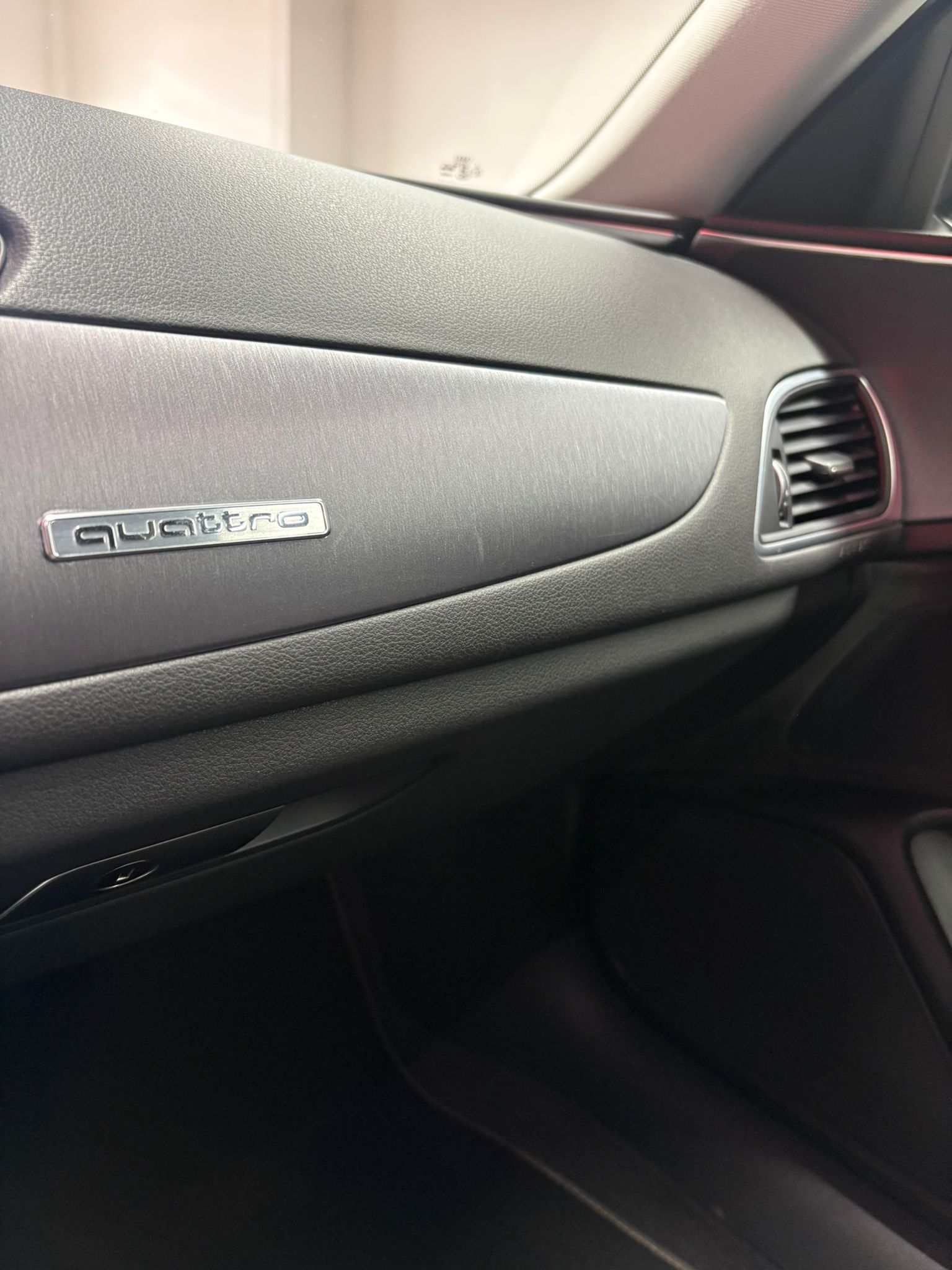 AUDI A6 Avant 3.0 TDI V6 quattro S-tronic-image-11