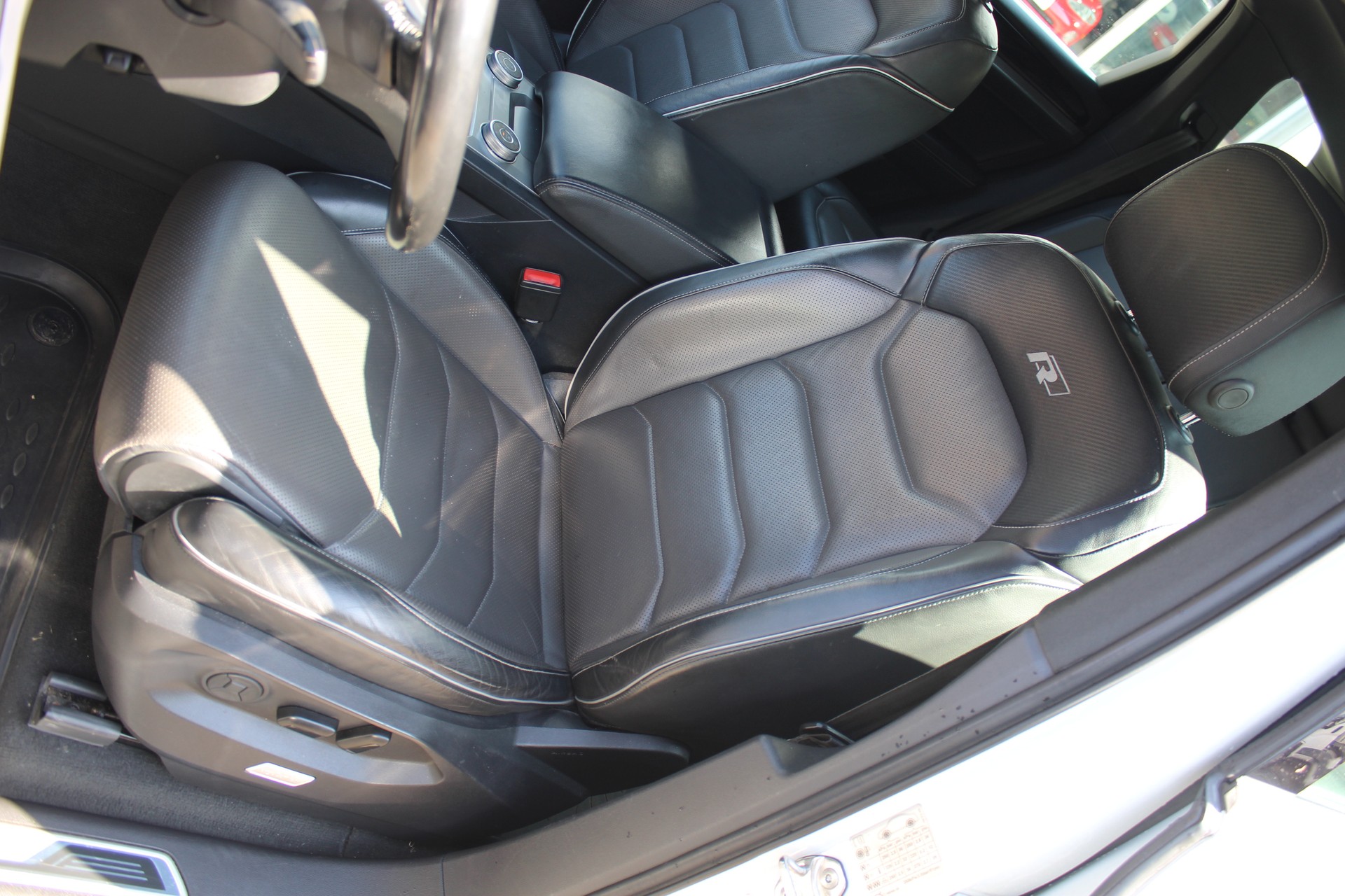 VW Touareg 3.0 TDI R Line Tiptronic-image-5