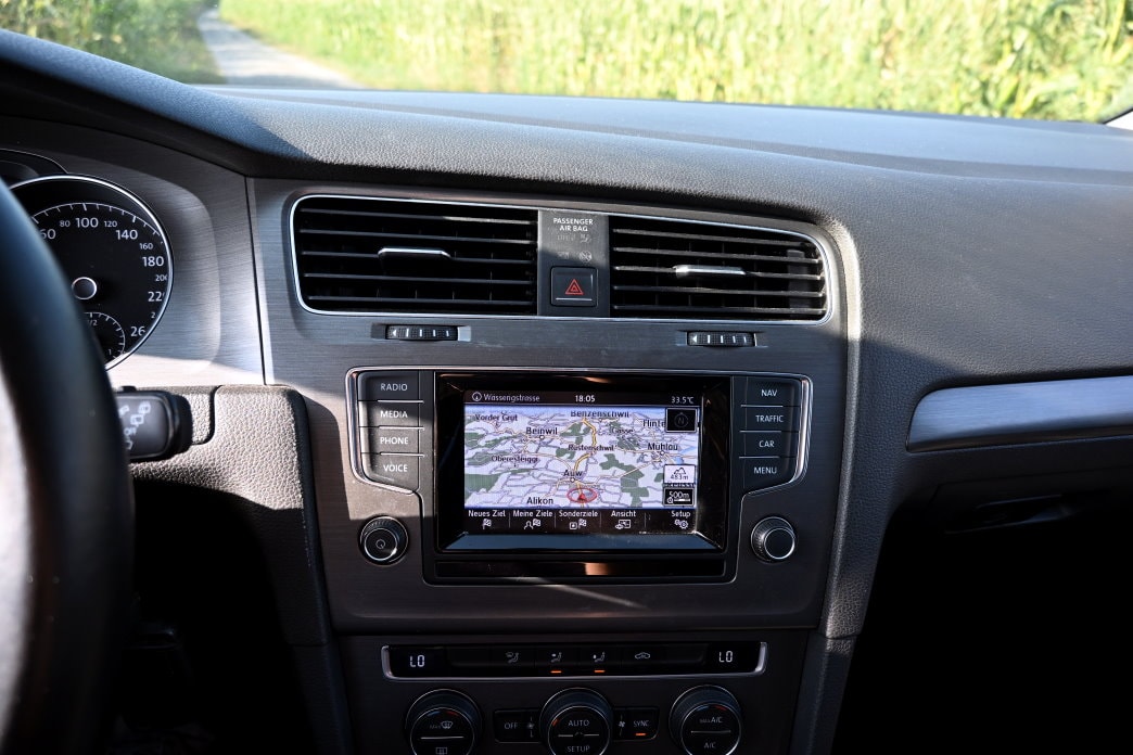 VW Golf Variant 1.6 TDI Comfortline DSG-image-8