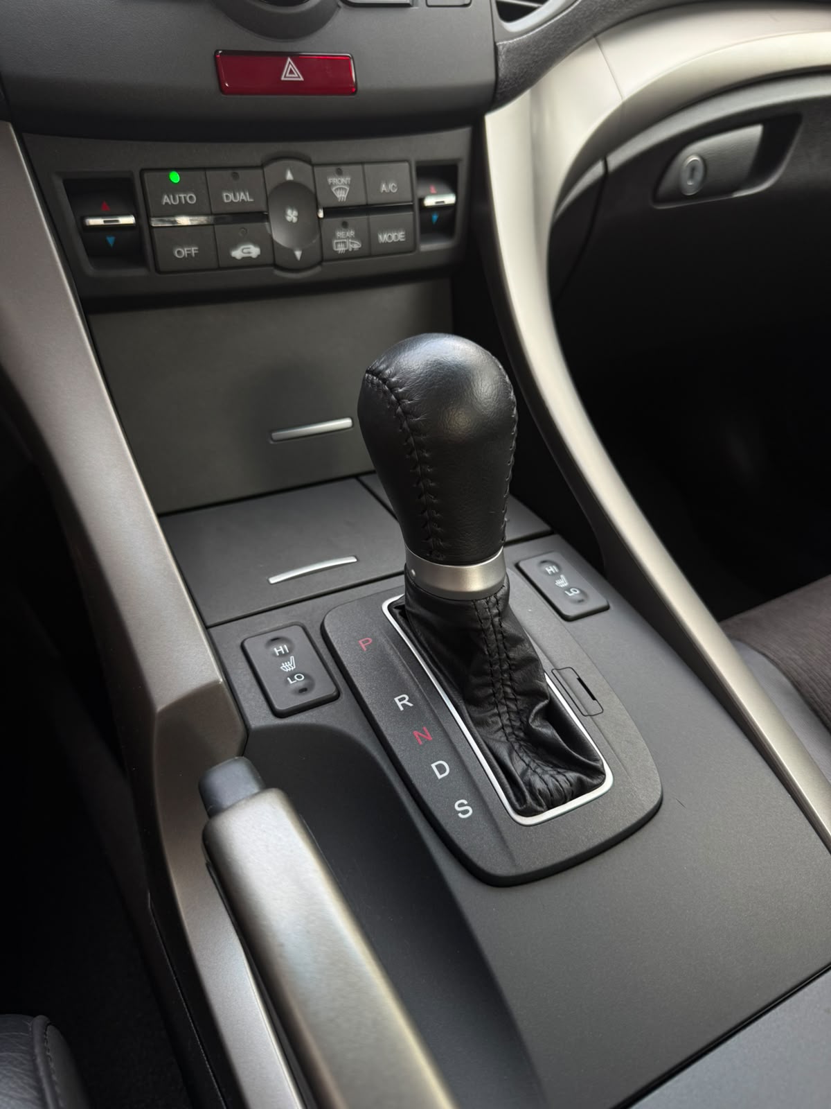 HONDA Accord 2.4i 16V Type-S Automatic *CH-Fahrzeug*-image-9