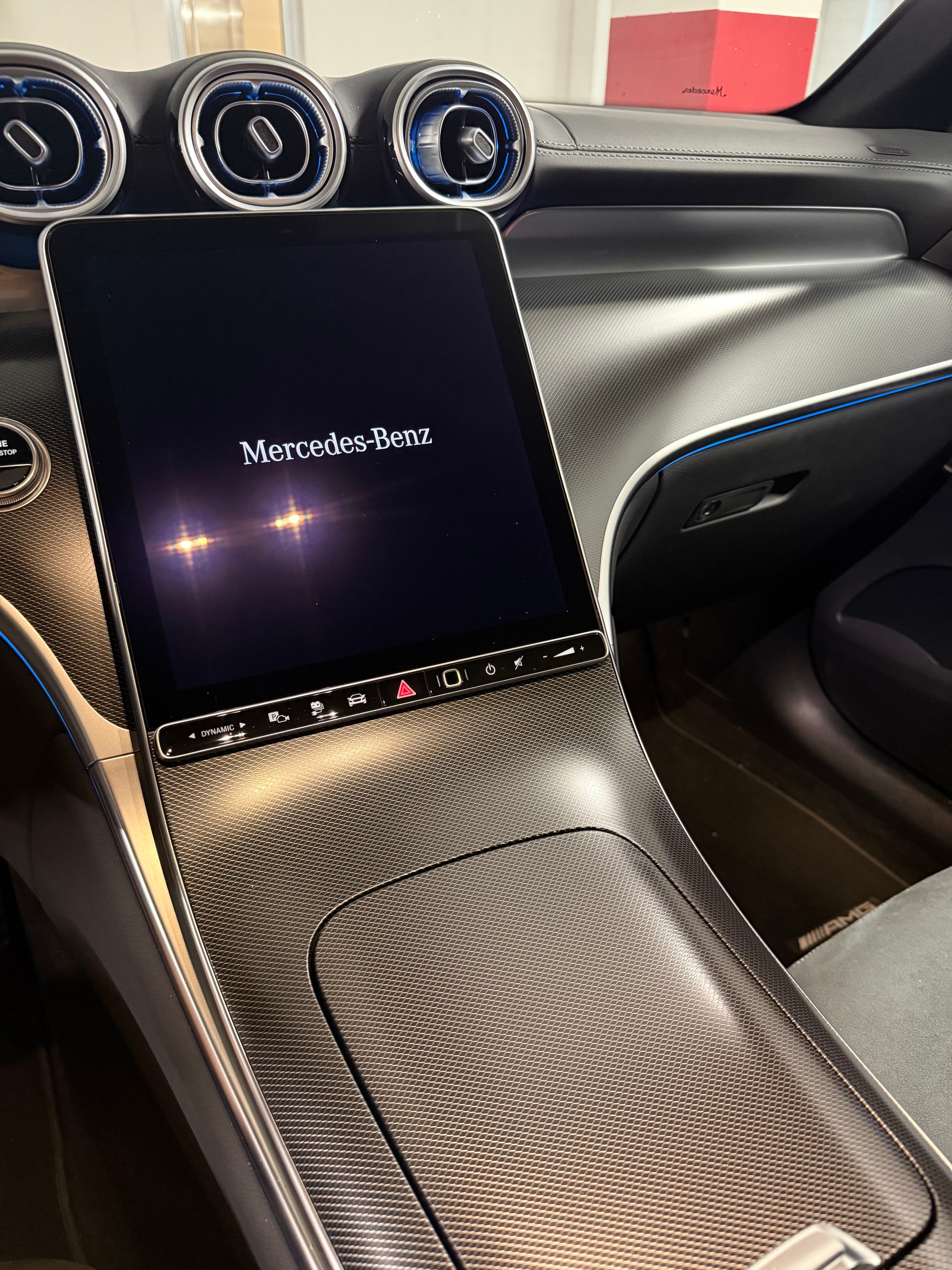 MERCEDES-BENZ GLC 300 e AMG Line 4matic-image-9