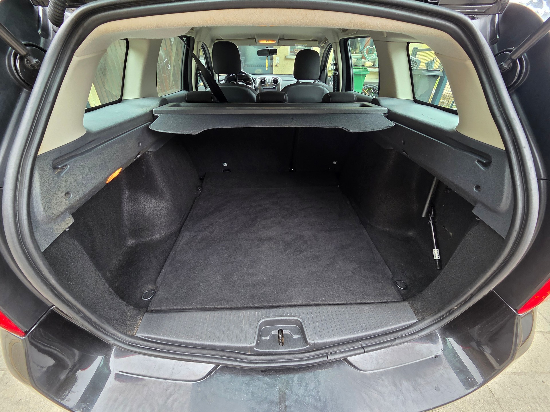 DACIA 1.5 dCi 90 Lauréate S/S-image-2