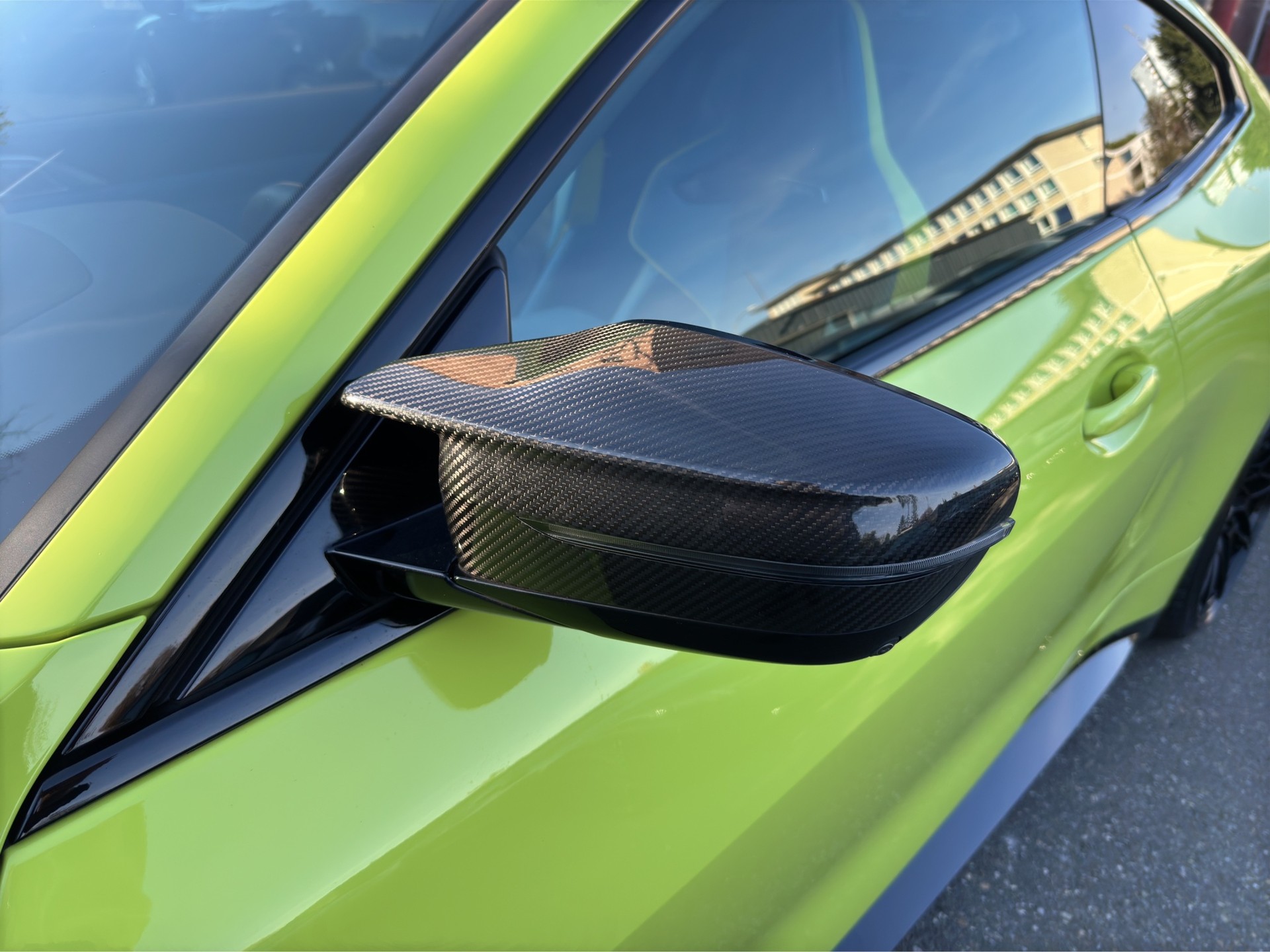BMW M4 Coupé Competition (CH) INDIVIDUAL M Race Track Paket Carbon-image-10