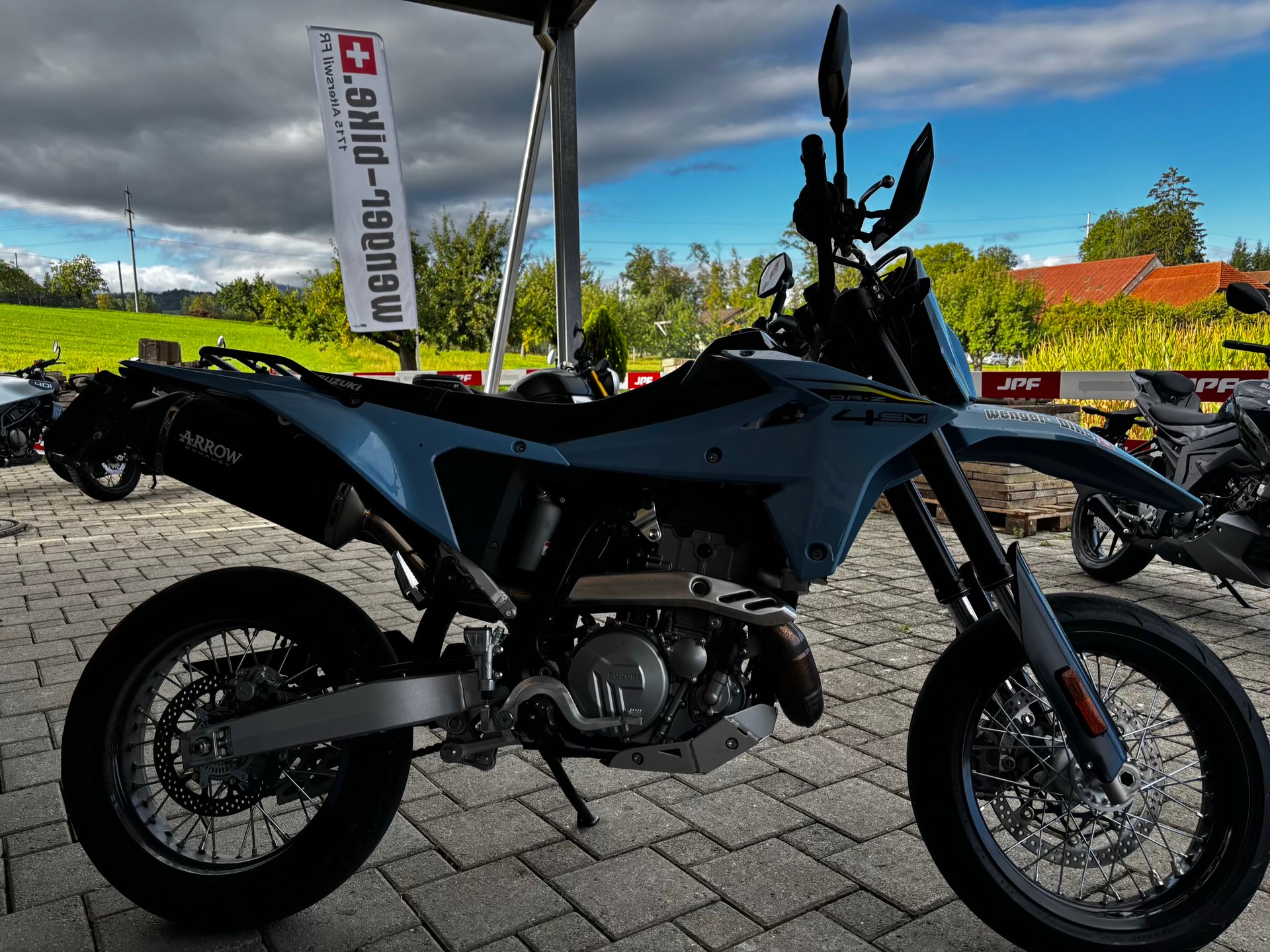 SUZUKI DR-Z4SM-image-1